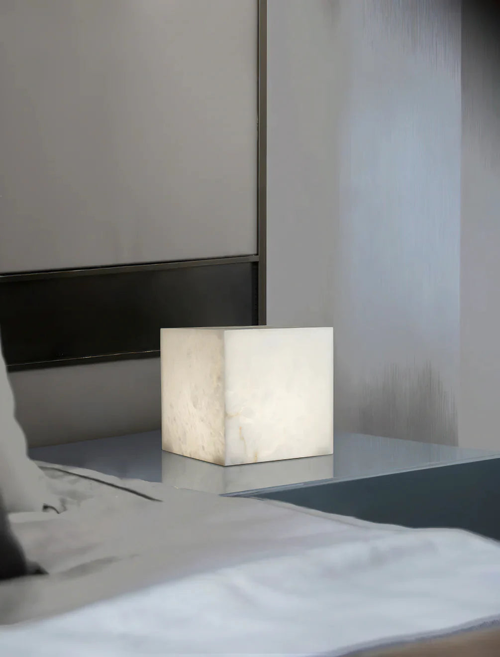 Lámpara de Mesa Cúbica de Alabastro