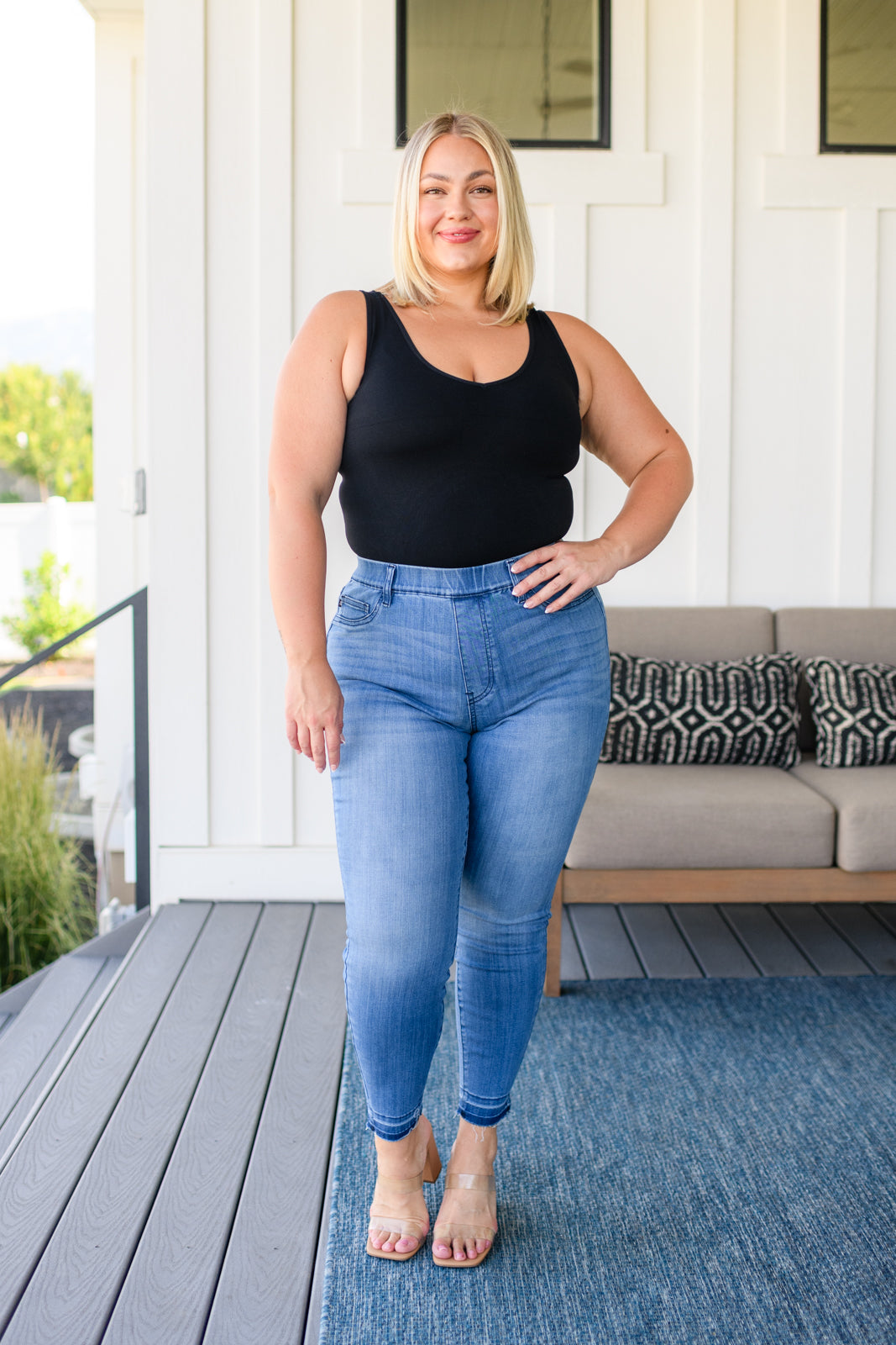Jeans ajustados Amanda High Rise Pull on Release Hem