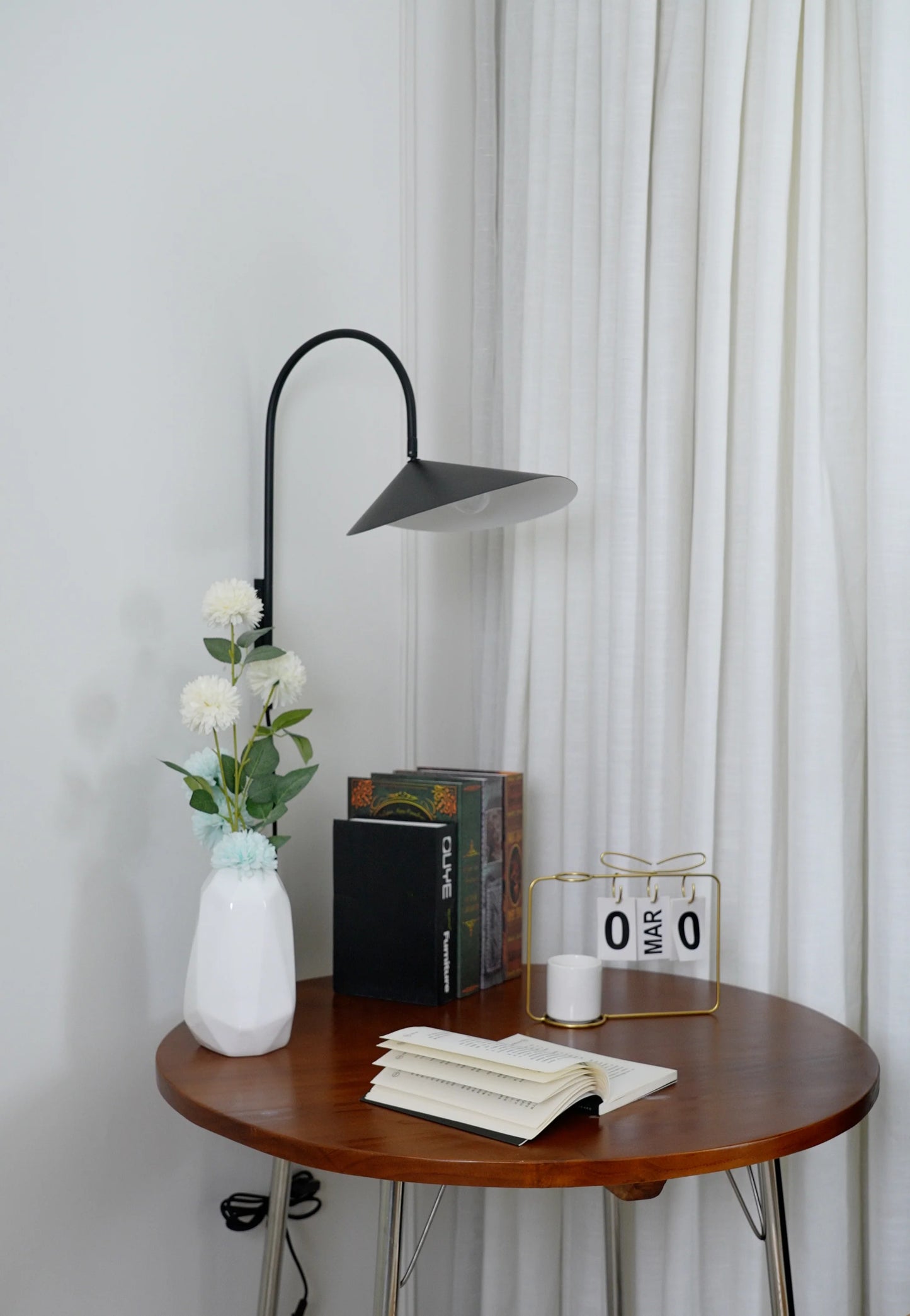 Lámpara de pared Arum giratoria