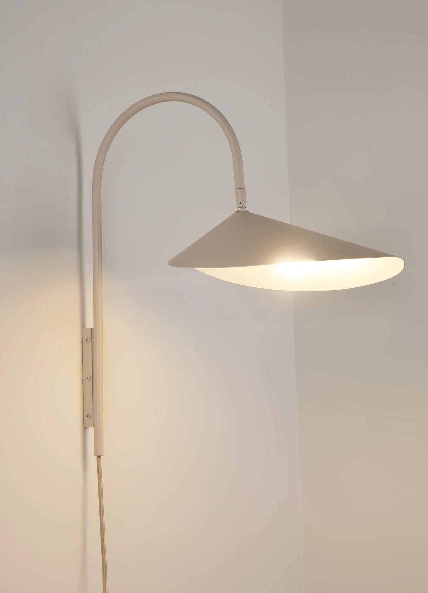 Lámpara de pared Arum giratoria