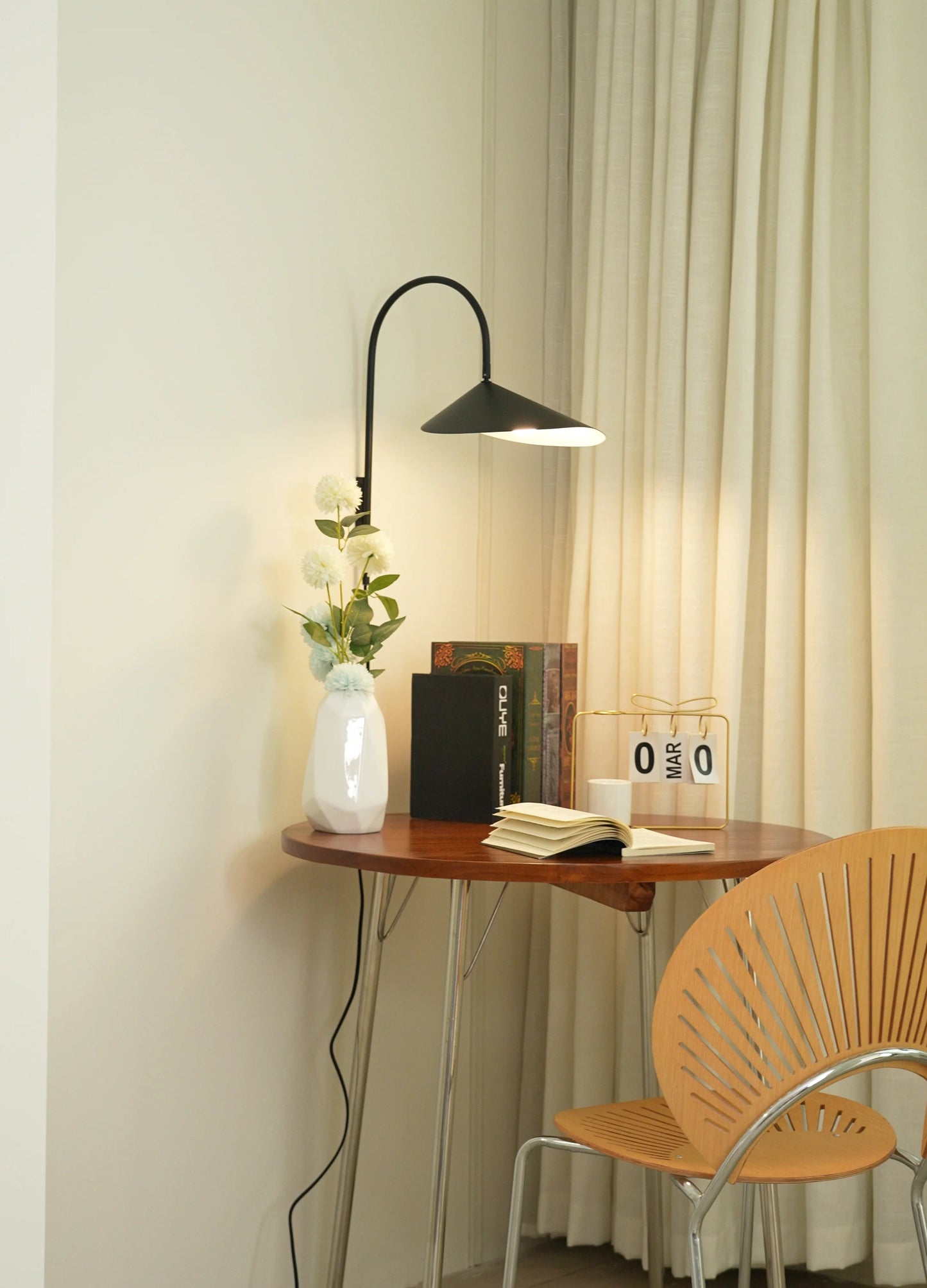 Lámpara de pared Arum giratoria