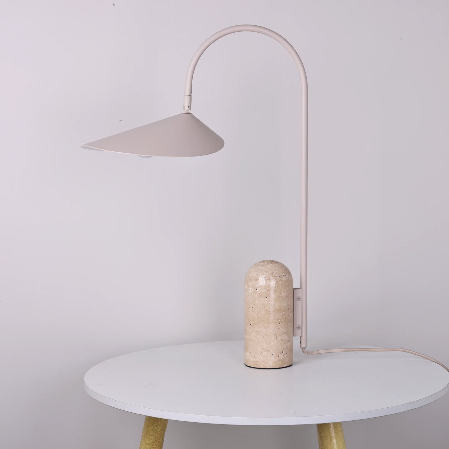 Lámpara de Mesa Arum Marble