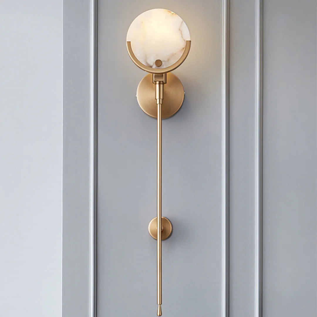 Lámpara de pared de latón Ava de alabastro