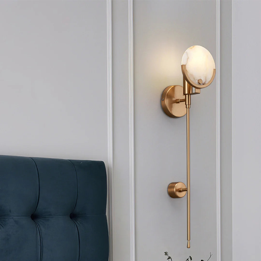 Lámpara de pared de latón Ava de alabastro