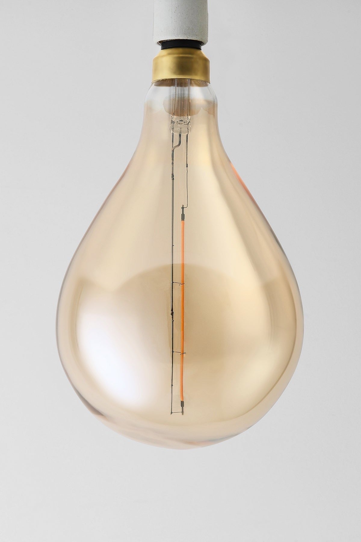 Bombilla LED con forma de lágrima Emberline XL
