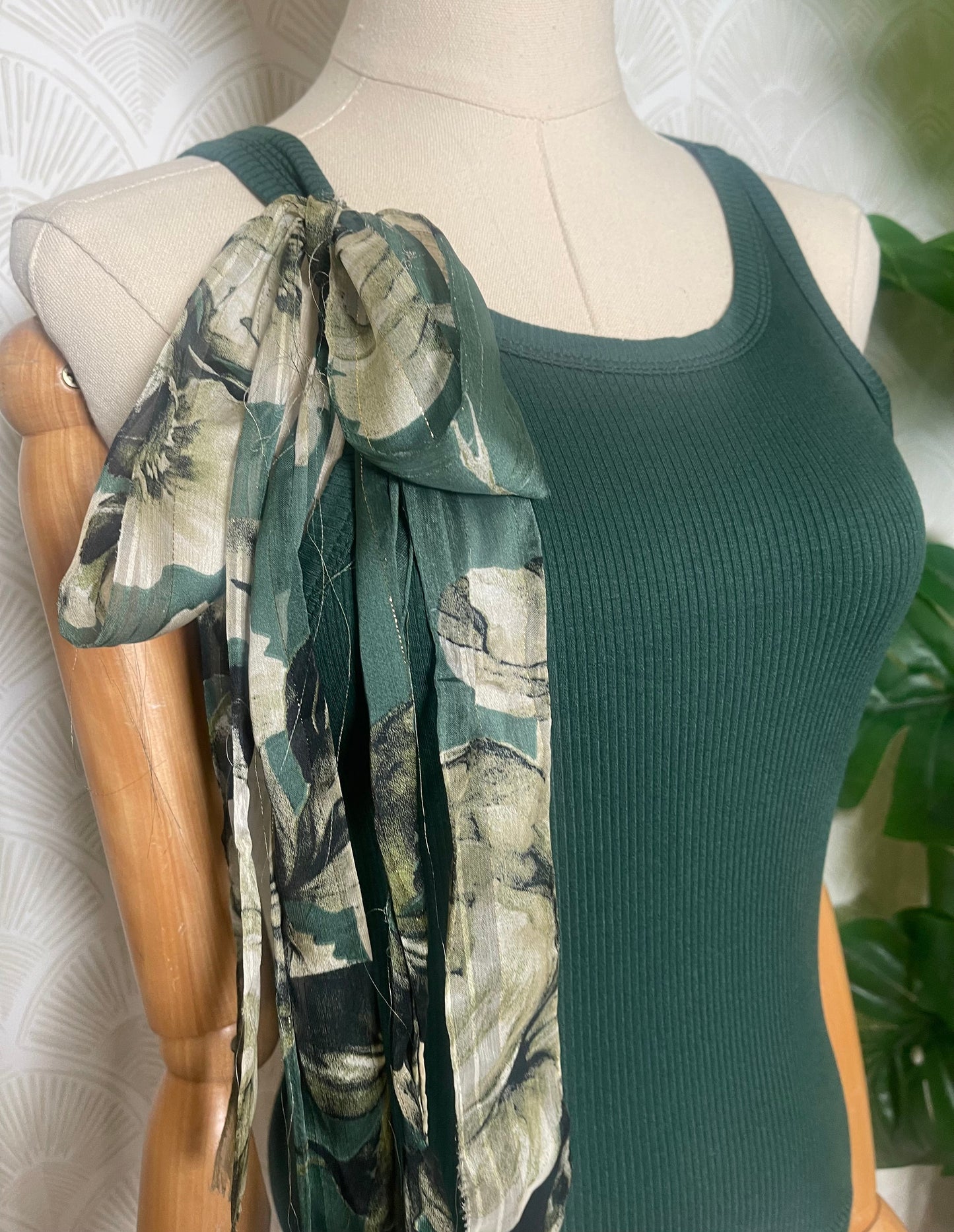 Camiseta sin mangas Leslie en verde bosque