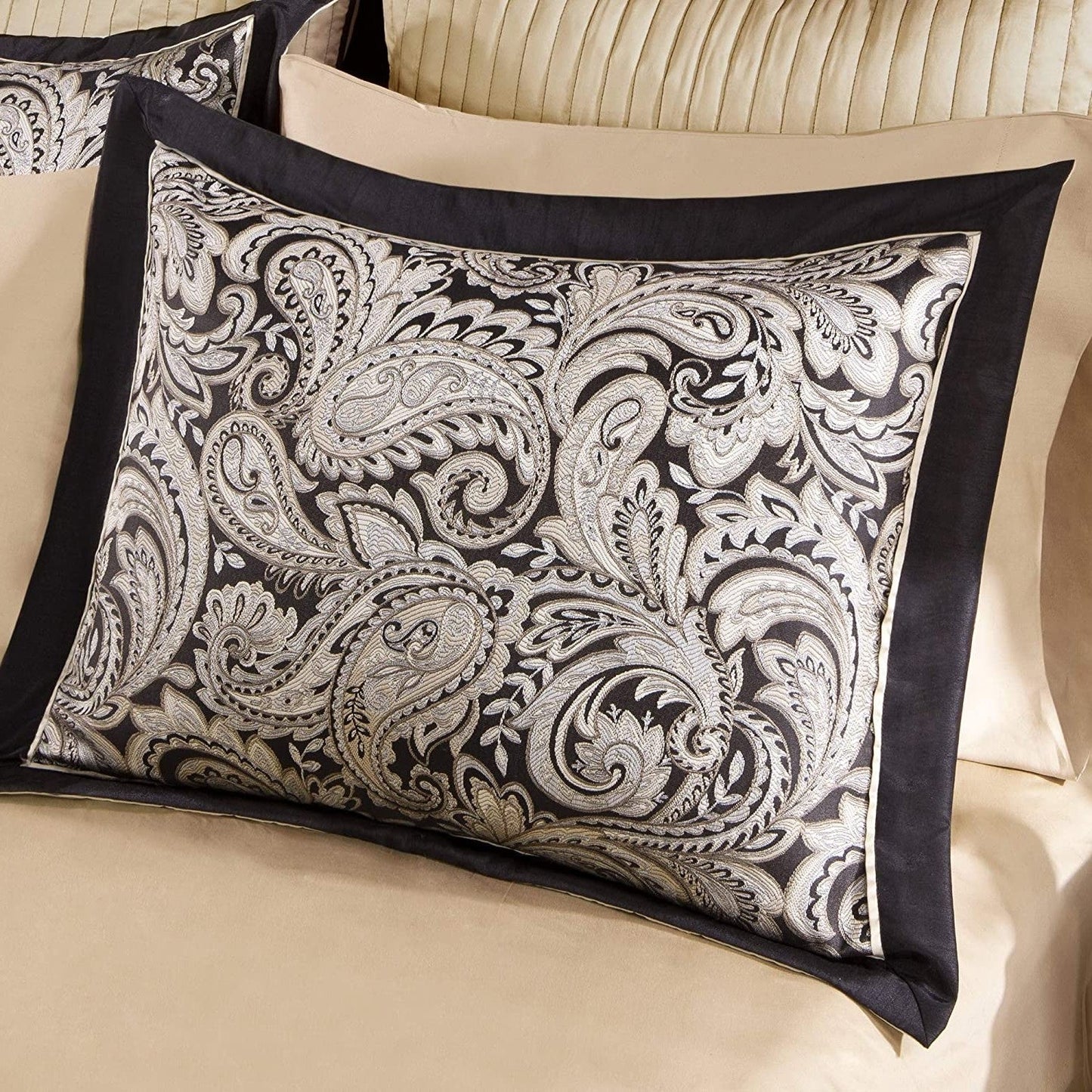 Juego de edredón King de 12 piezas de algodón y poliéster con estampado paisley en negro y dorado