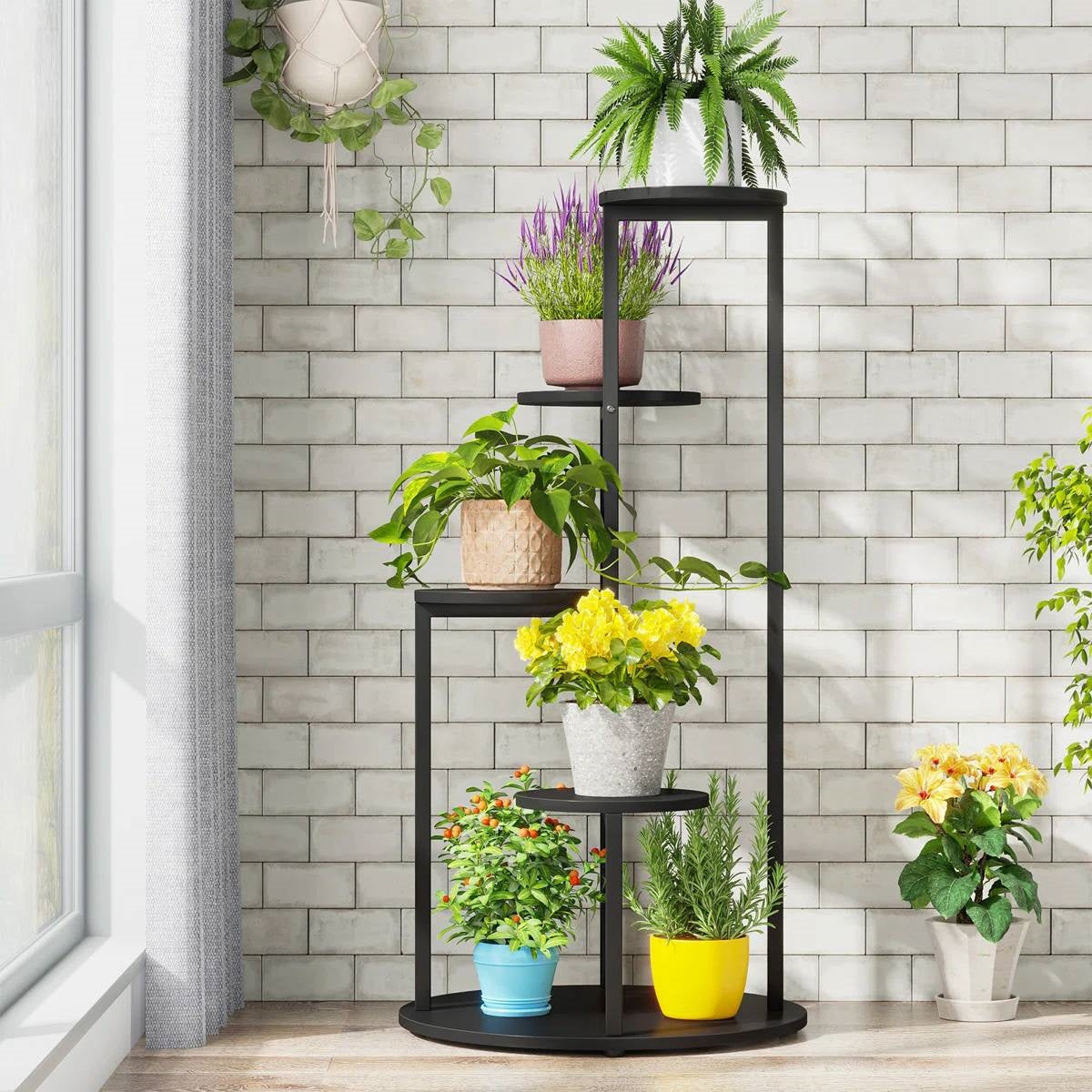 Soporte moderno negro de 5 niveles para plantas de interior