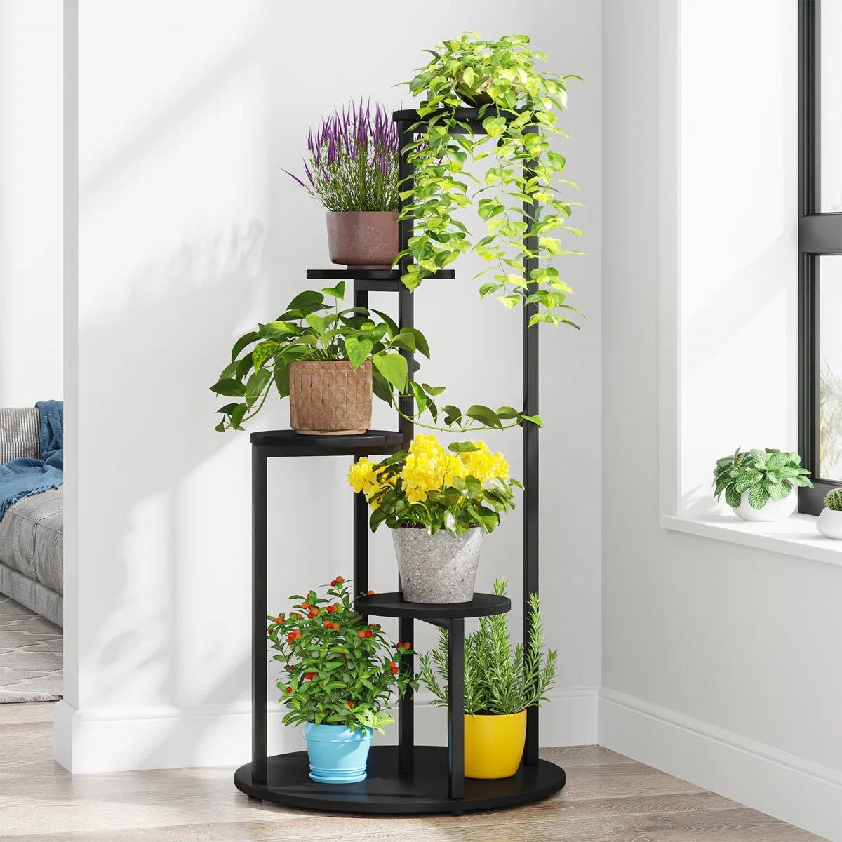 Soporte moderno negro de 5 niveles para plantas de interior