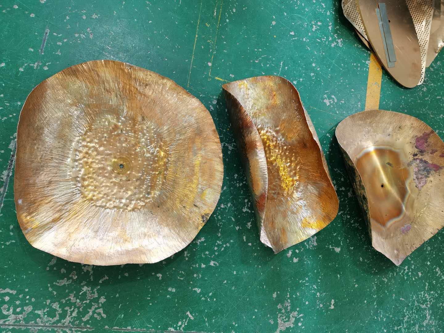 Lámpara colgante martillada