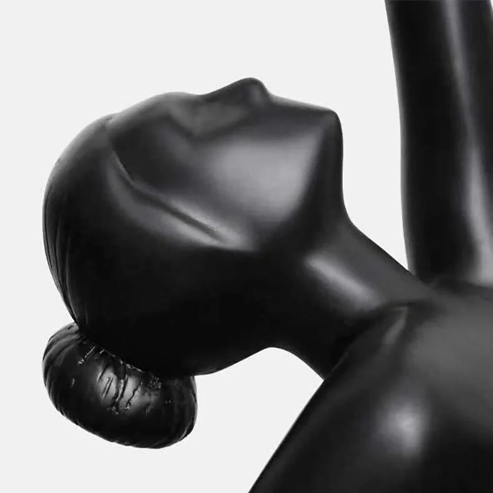 Lámpara de pie con personajes de estatua de bailarina
