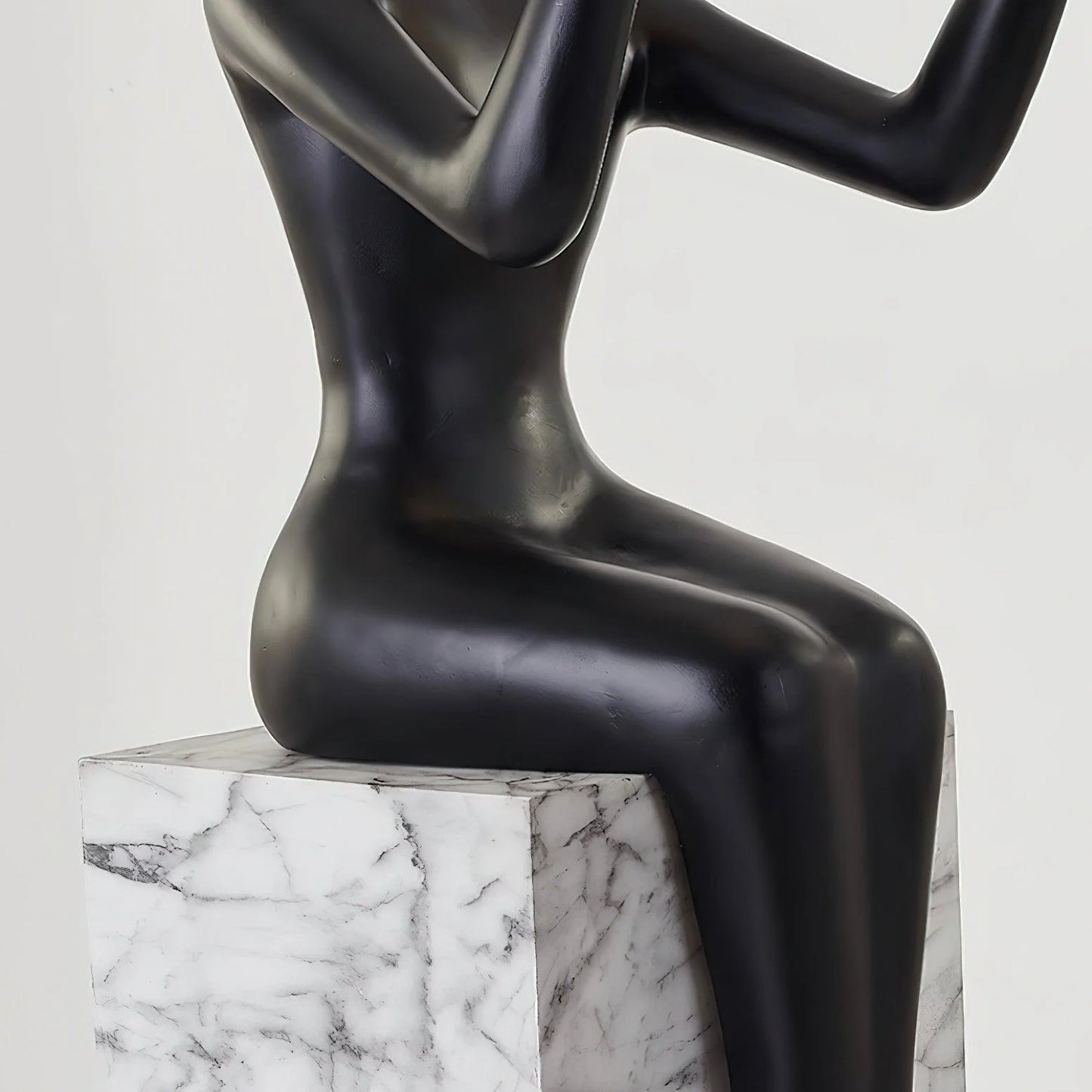 Lámpara de Pie Escultura Bella Sentada