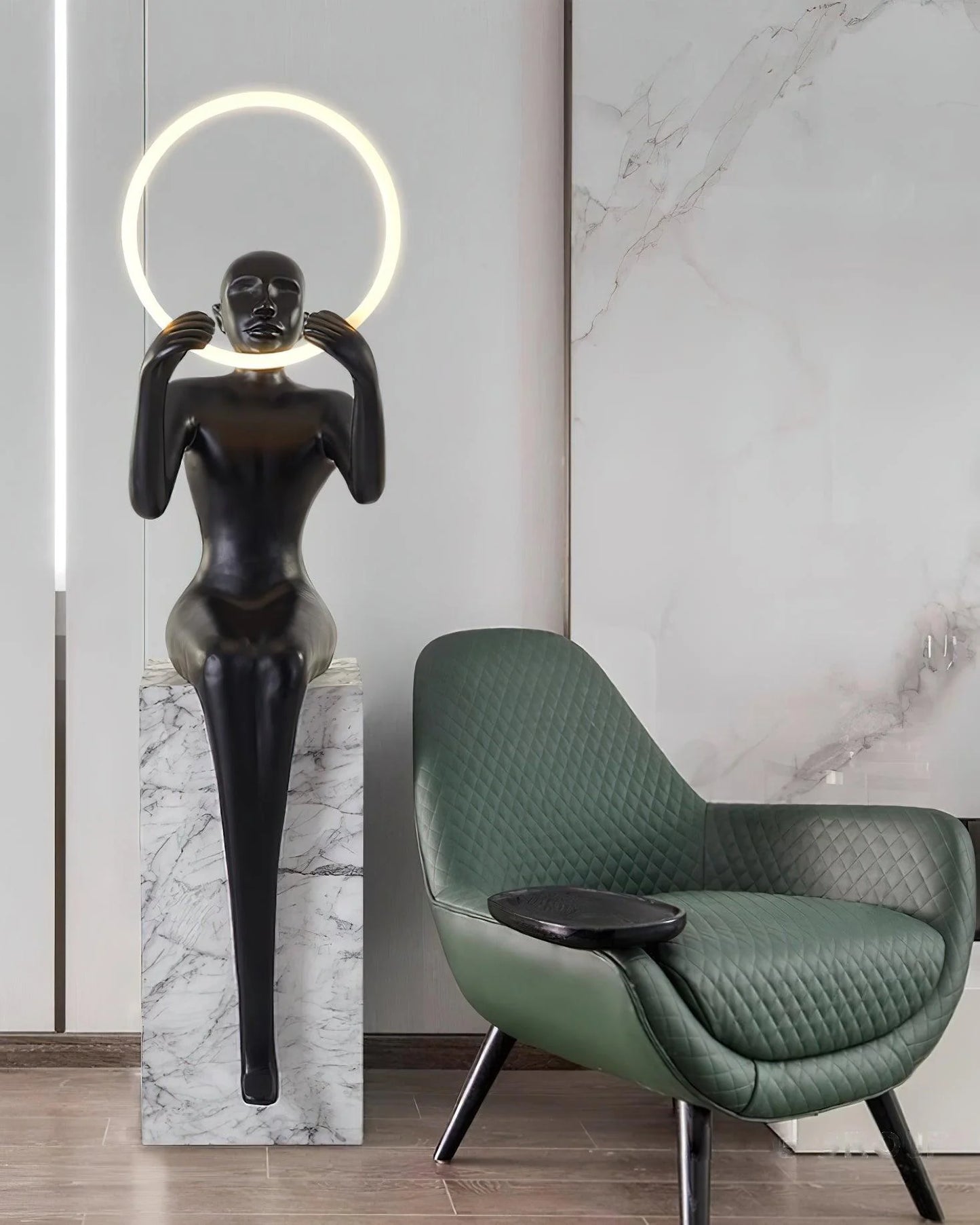 Lámpara de Pie Escultura Bella Sentada