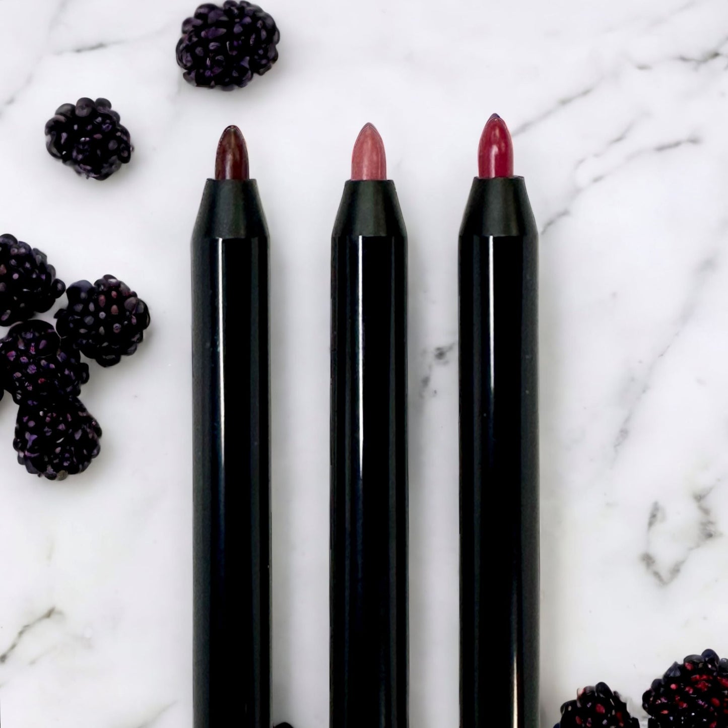 LIP PENCIL-LUXURIOUS TEXTURE, RETRACTABLE, MATTE (9 SHADES)
