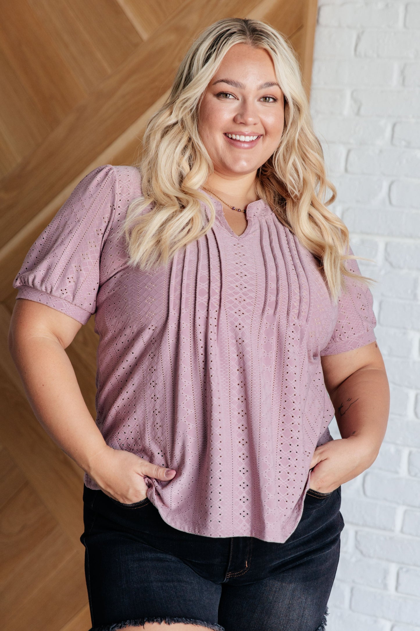 Blusa Best Chance con pliegues frontales