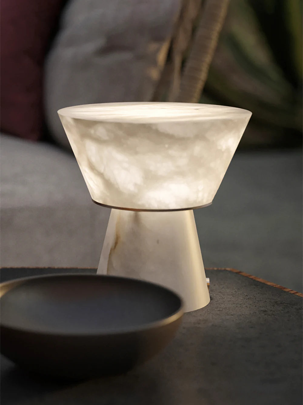 Lámpara de Mesa Cónica Beta de Alabastro