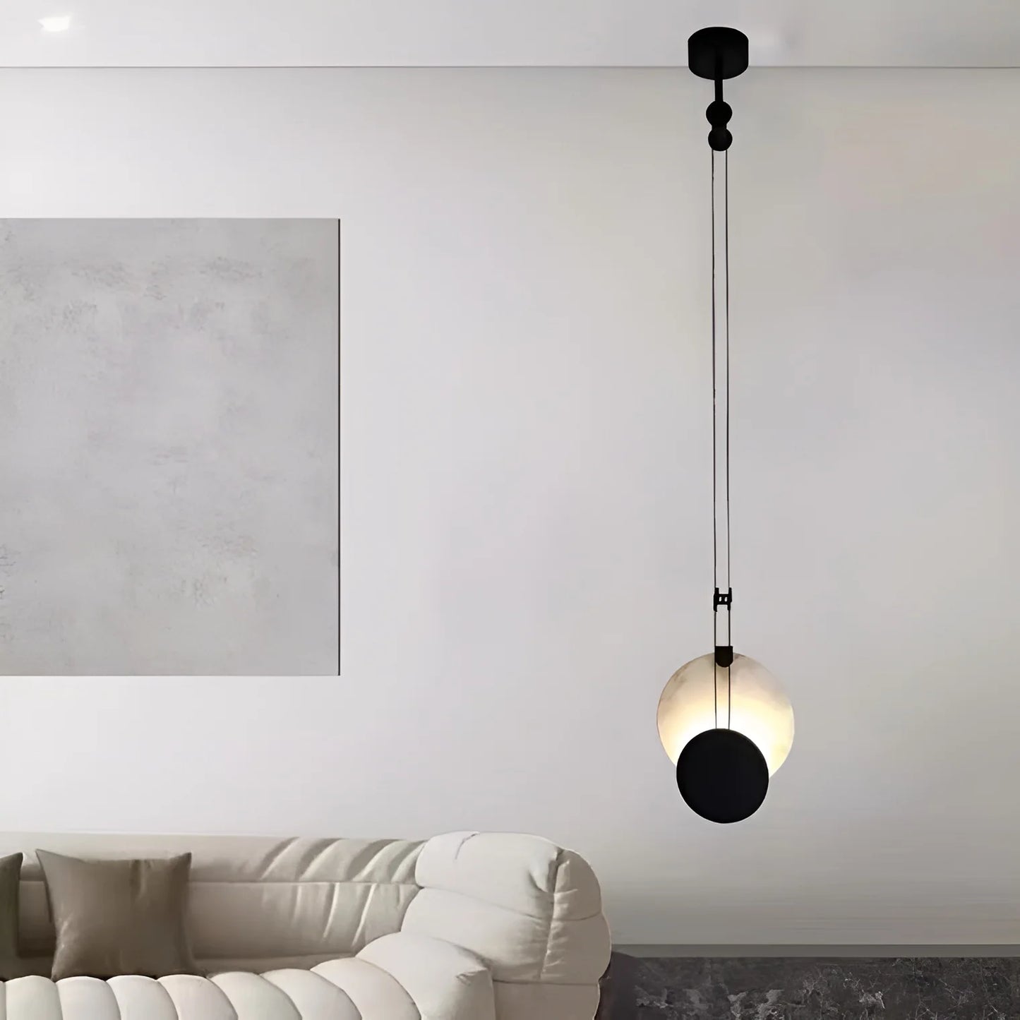 Lámpara Colgante de Mármol con Disco de Hierro Pintado en Negro