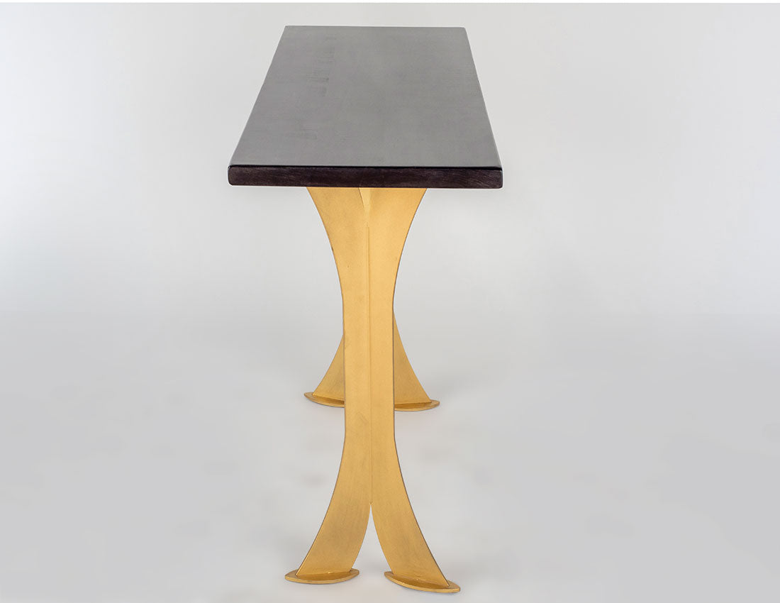 Mesa de sofá con patas divididas (negra con patas doradas)