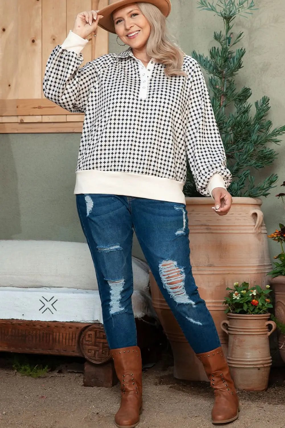 Pants Love Salve Black Pullover Women's Plus Size Daily Wear Top - Two-Tone, Winter