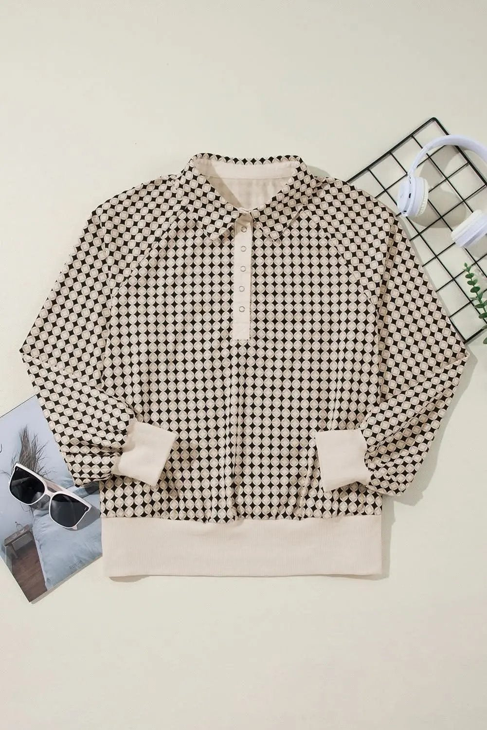 Pants Love Salve Black Pullover Women's Plus Size Daily Wear Top - Two-Tone, Winter