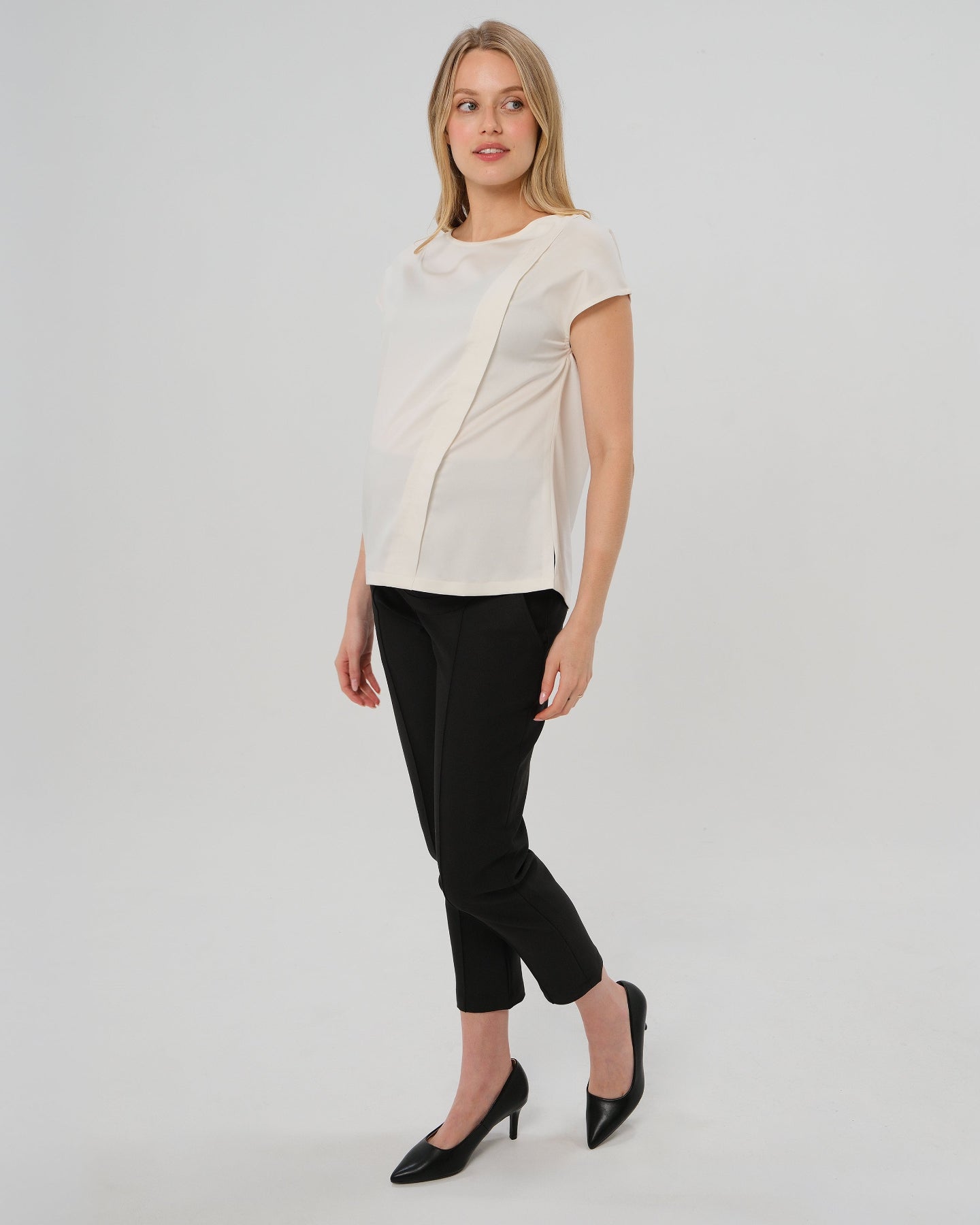 Pantalones de trabajo premamá de corte ajustado en negro