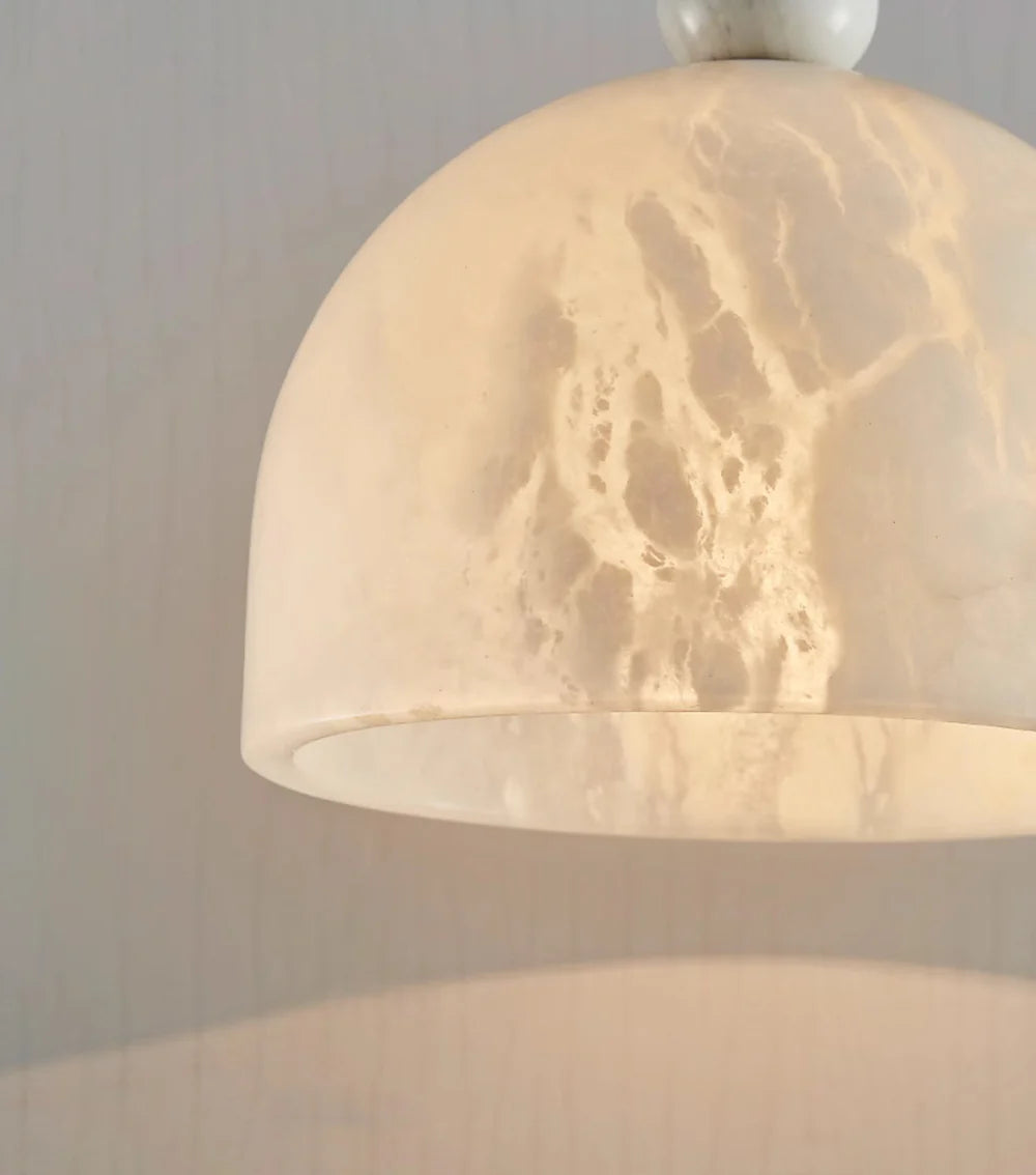 Lámpara colgante de latón Blair Alabaster