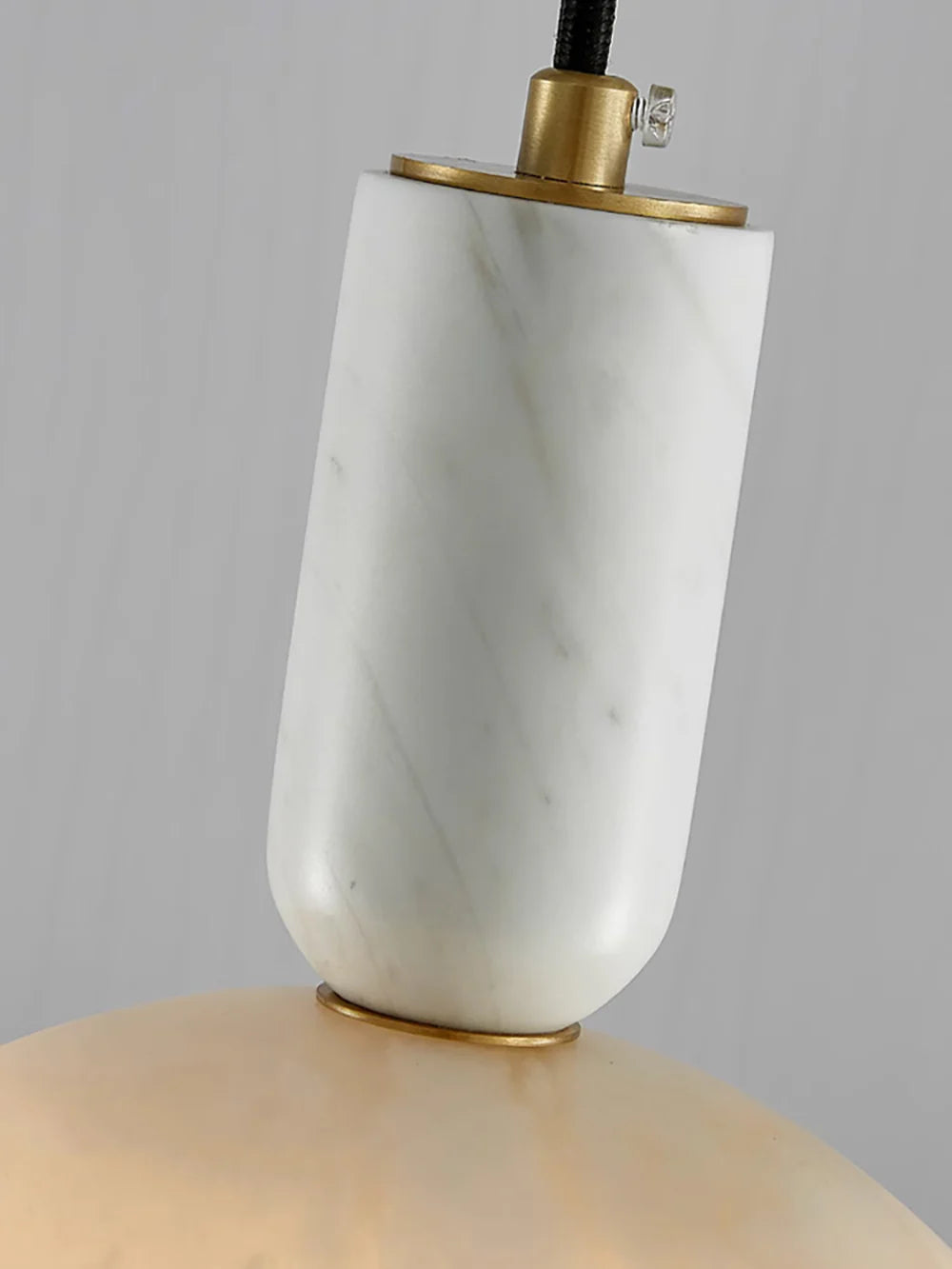 Lámpara colgante de latón Blair Alabaster