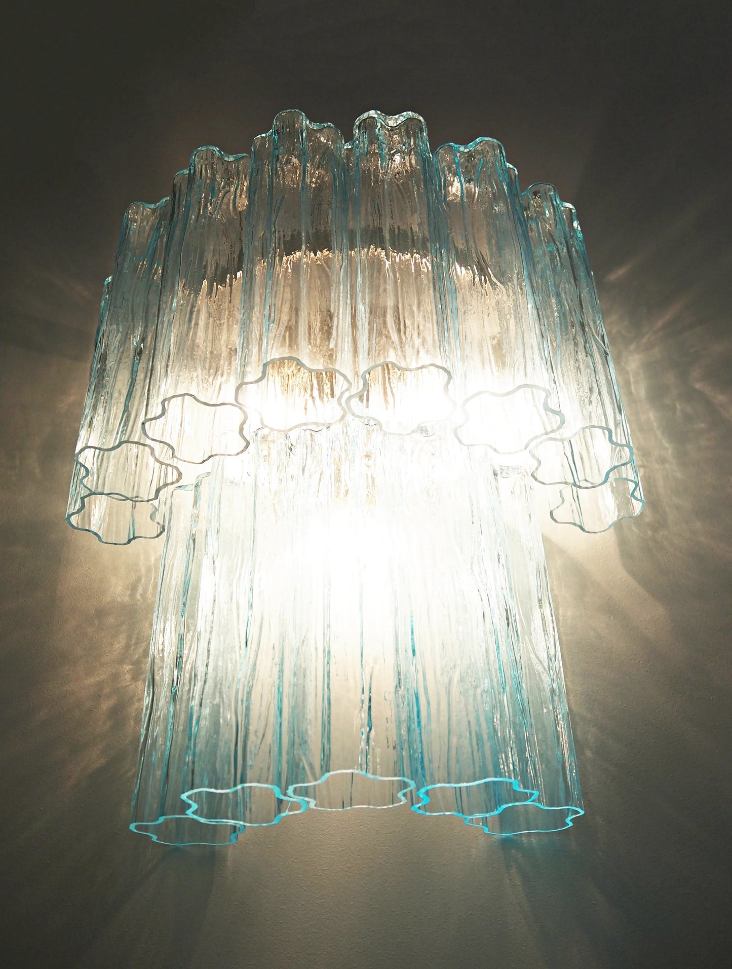 Apliques de pared de cristal de Murano azul en tubo