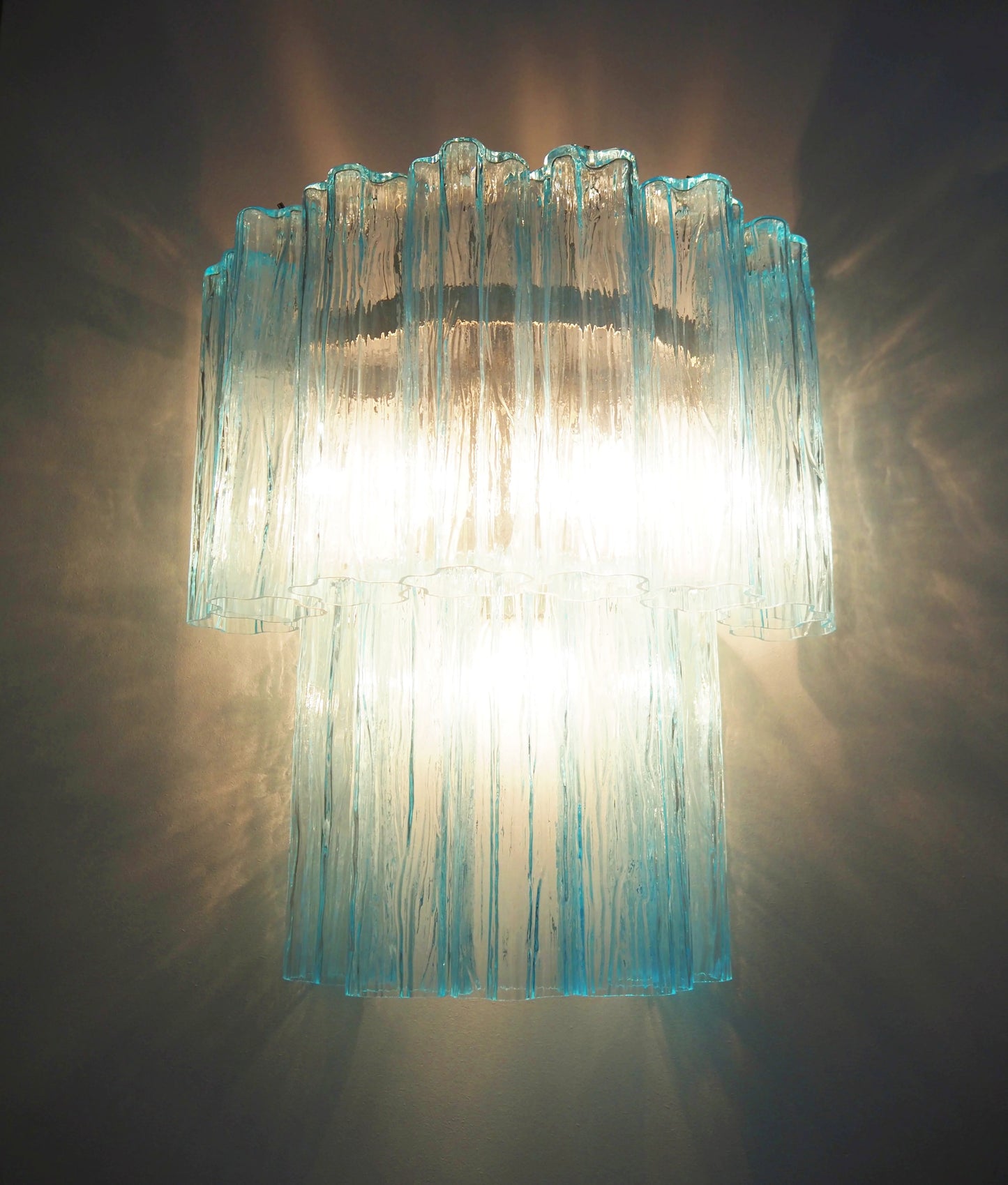 Apliques de pared de cristal de Murano azul en tubo