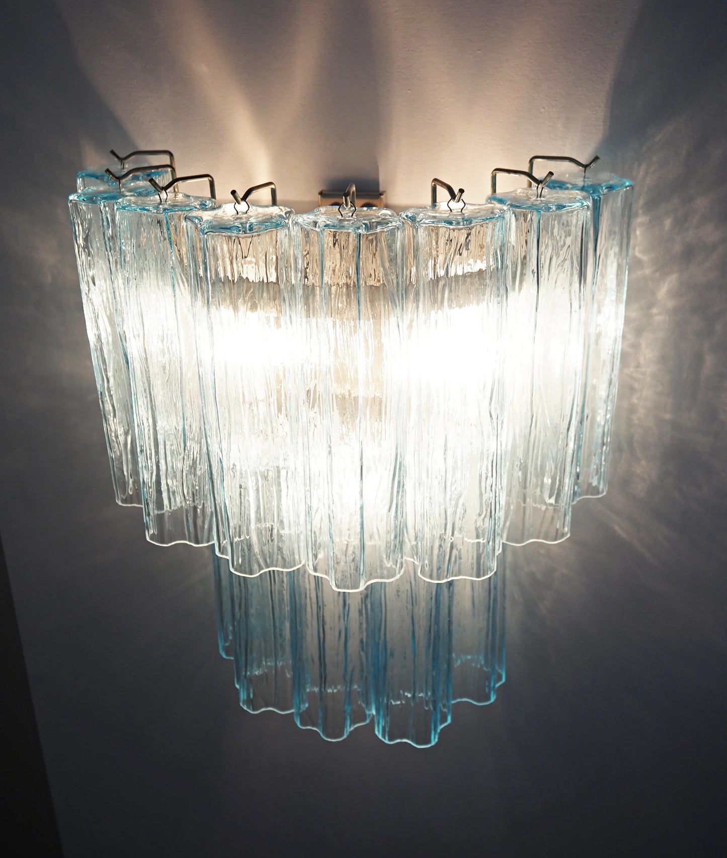 Apliques de pared de cristal de Murano azul en tubo