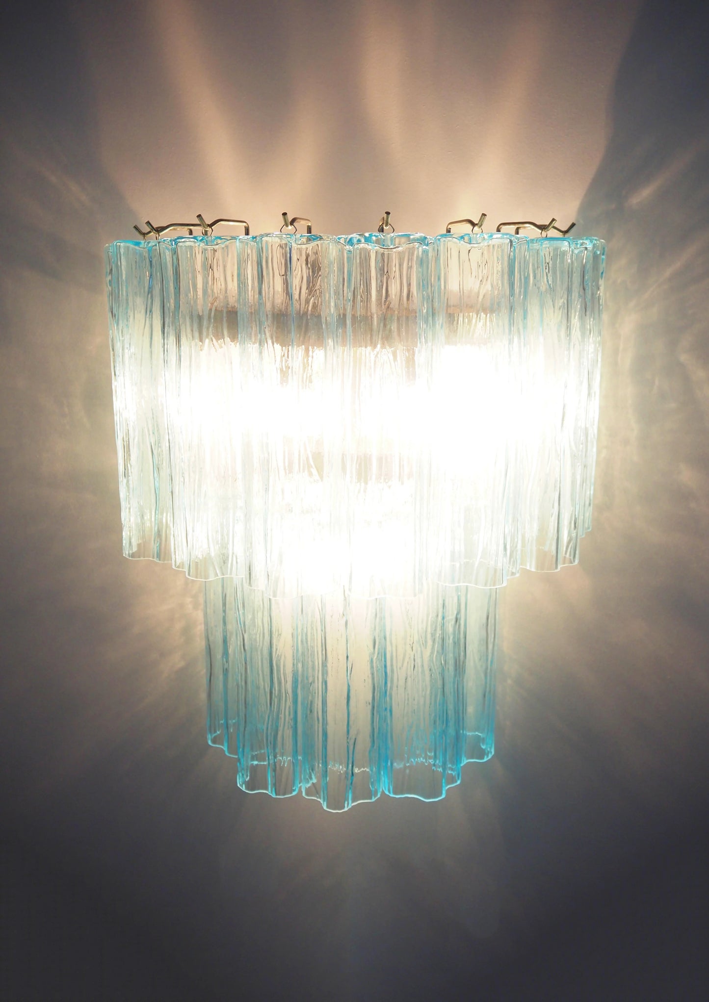 Apliques de pared de cristal de Murano azul en tubo