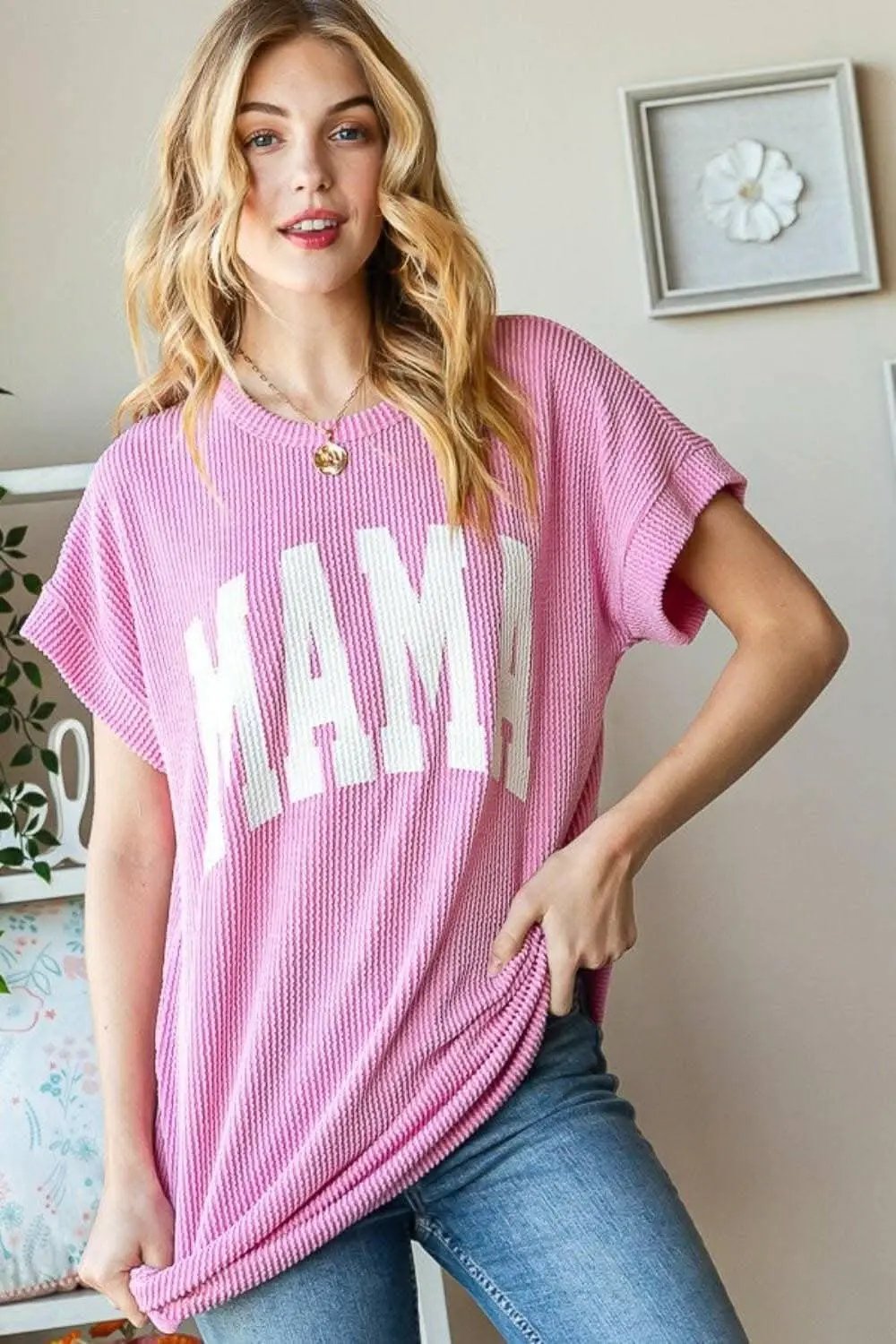 Trendsi Camiseta gráfica de mujer con estampado atrevido y manga corta