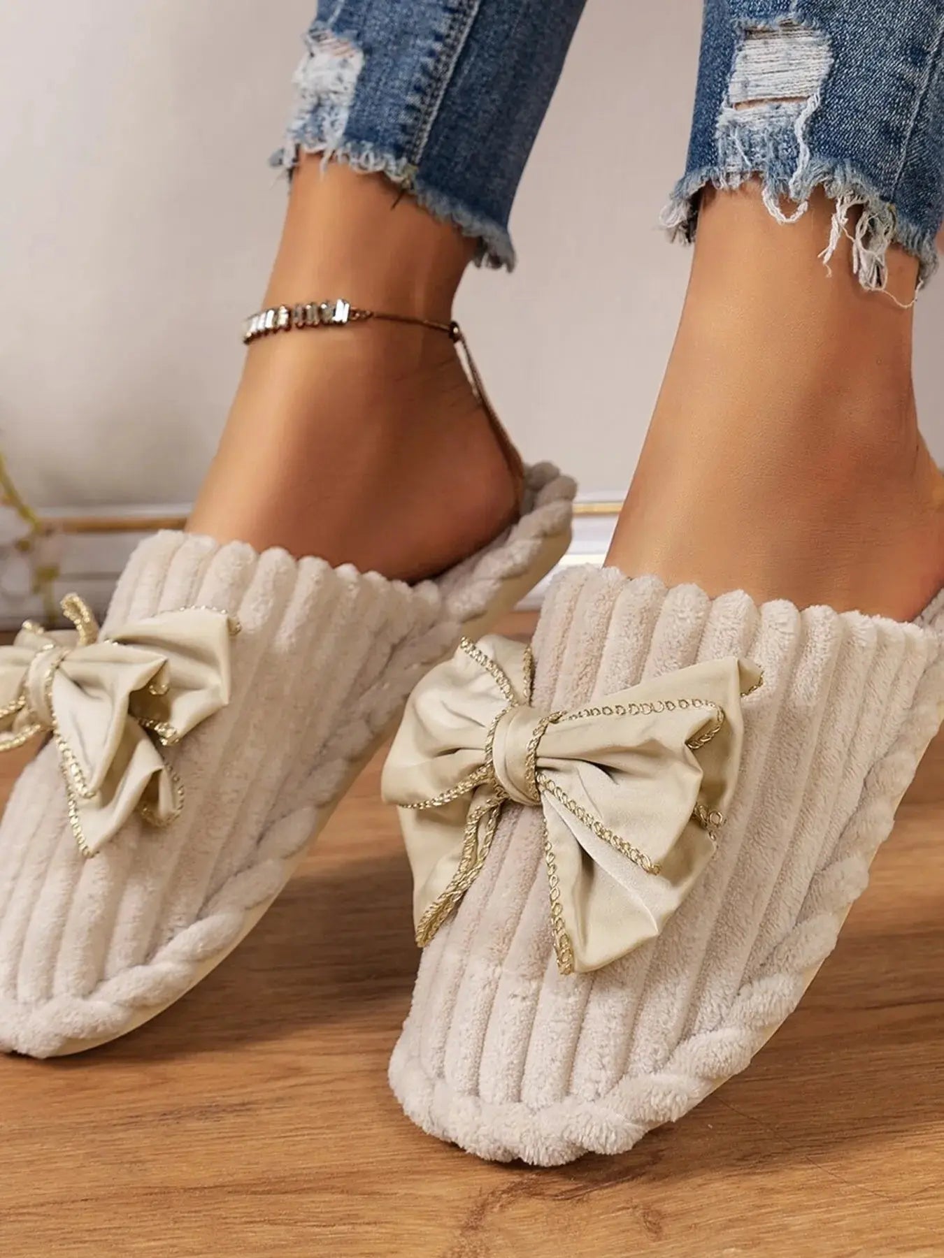 Bow Embellished Indoor Slippers