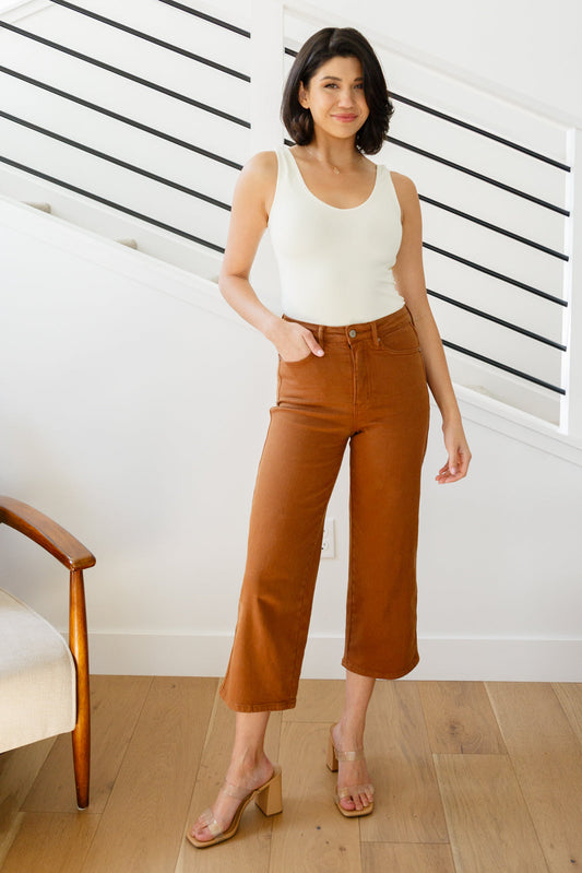Jeans Briar de corte alto y pierna ancha con control en color Camel