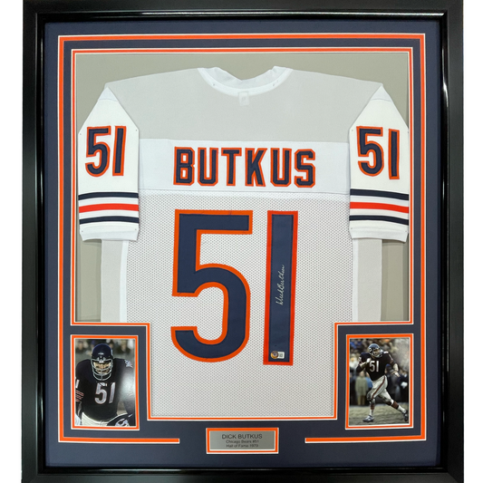 Camiseta de fútbol blanca enmarcada y autografiada de Dick Butkus de los Chicago Bears, 35x39, con certificado JSA