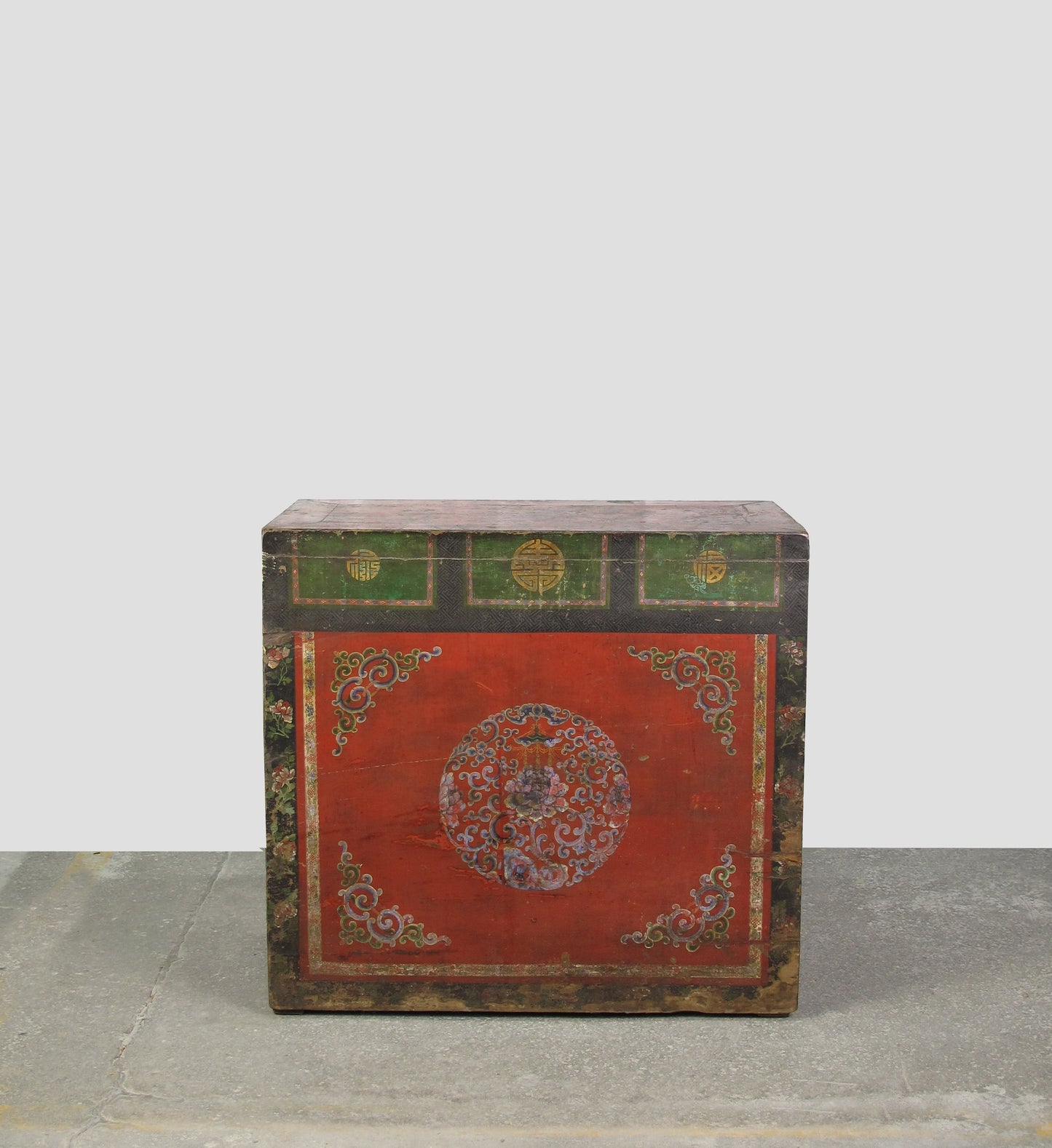 Gabinete Tibetano Antiguo de Gansu con Corona de Flores Pintada a Mano