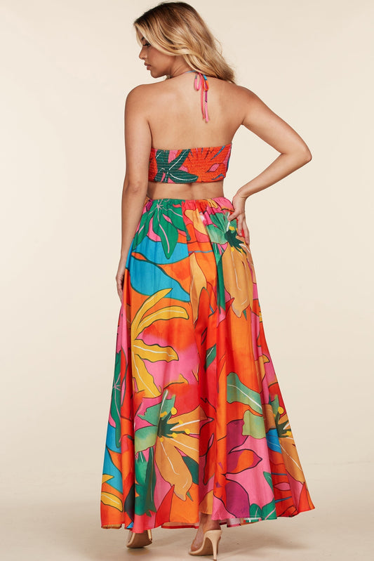 El vestido largo con cuello halter y estampado tropical Mara