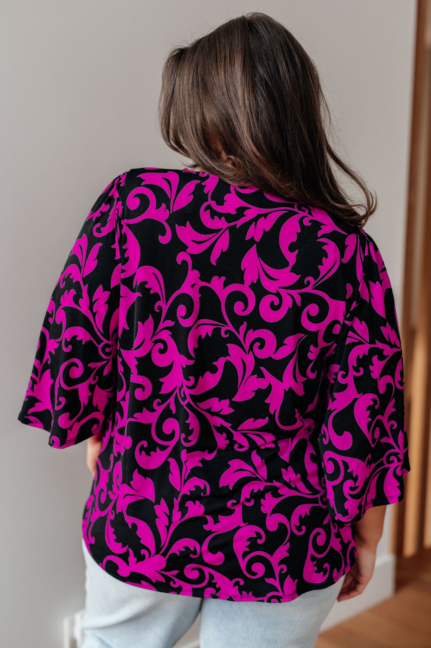 Top escote en V lindo e informal en magenta