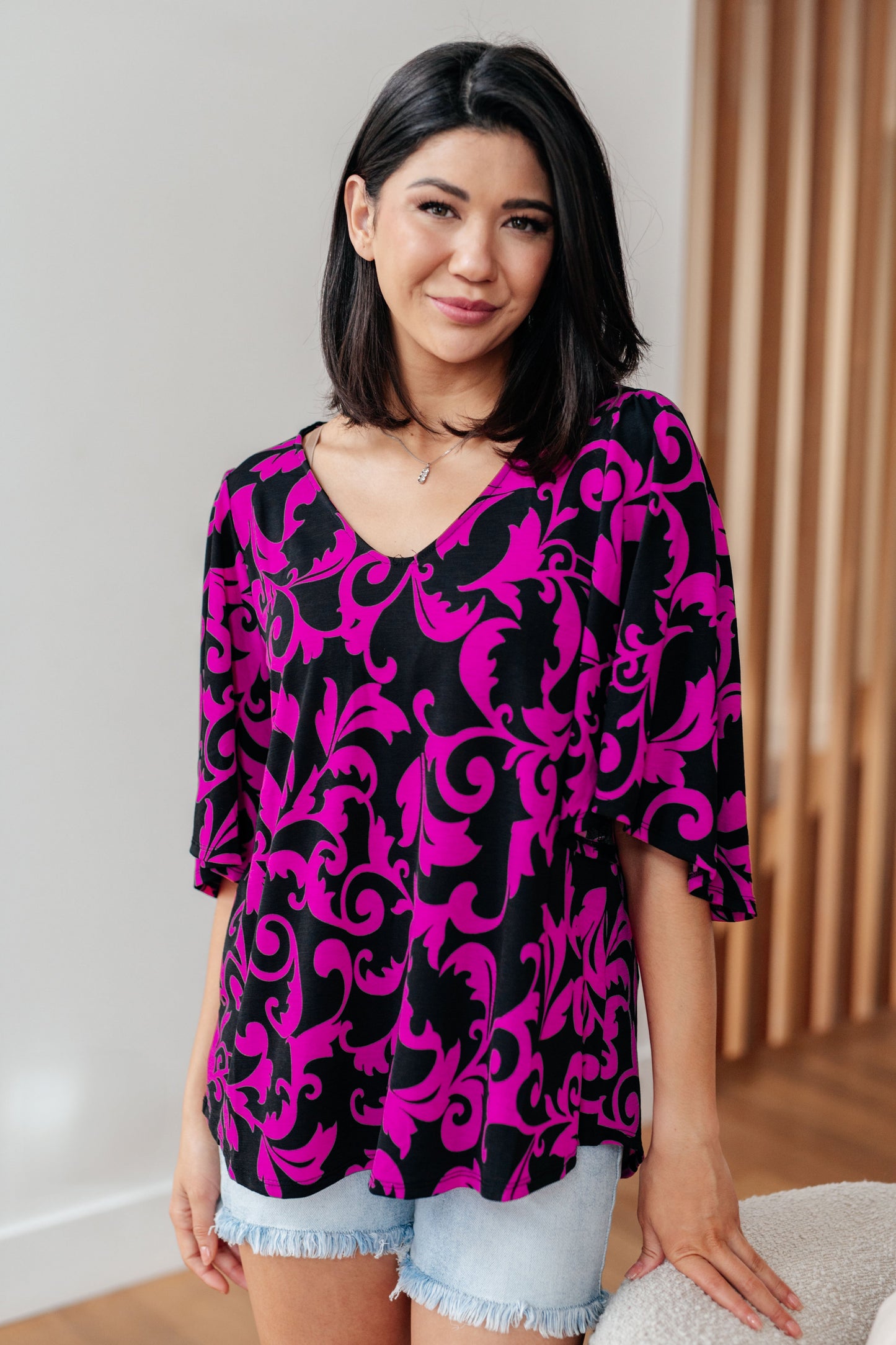 Top escote en V lindo e informal en magenta