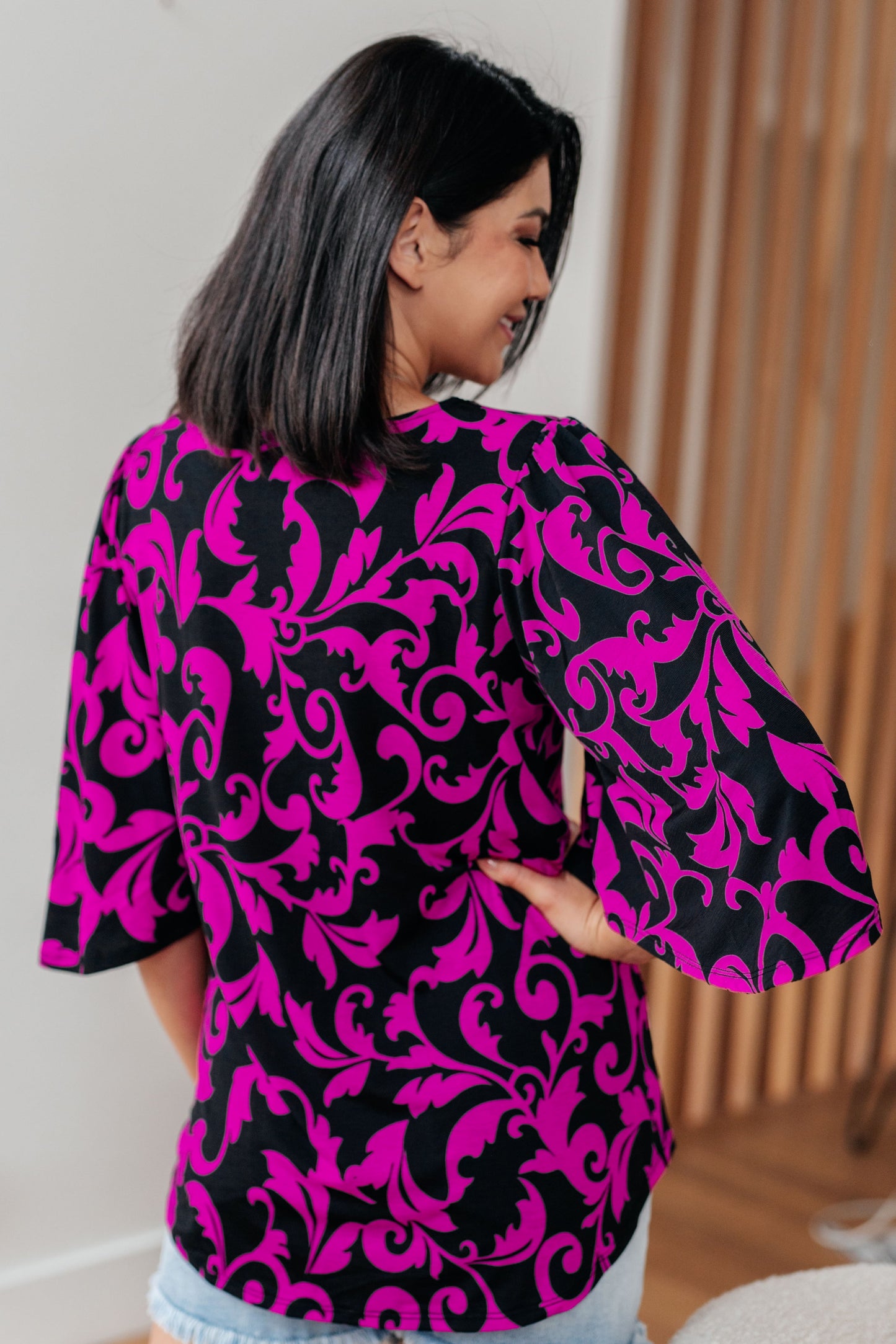 Top escote en V lindo e informal en magenta