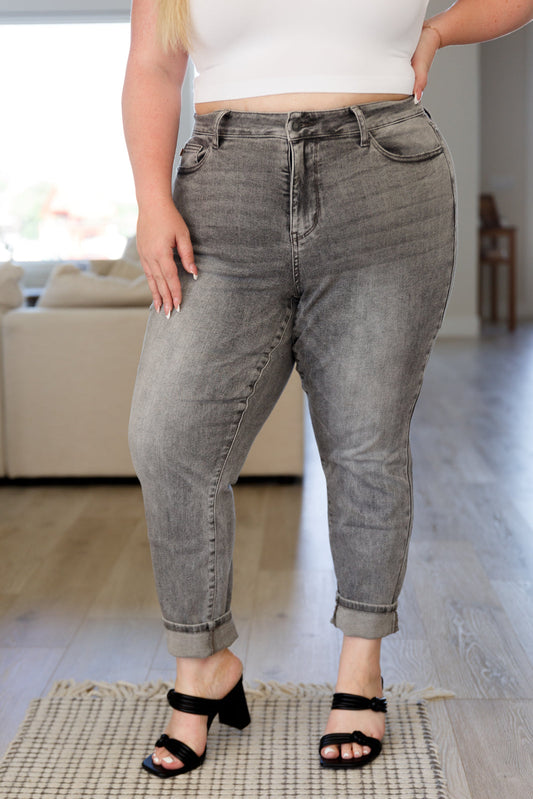 Charlotte High Rise Stone Wash Slim Jeans en gris