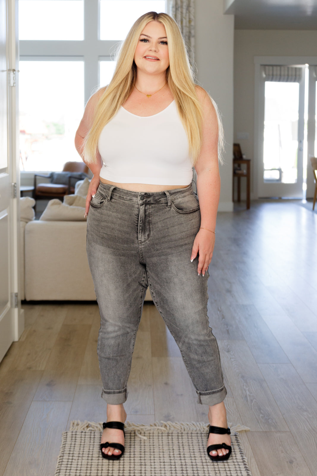 Charlotte High Rise Stone Wash Slim Jeans en gris