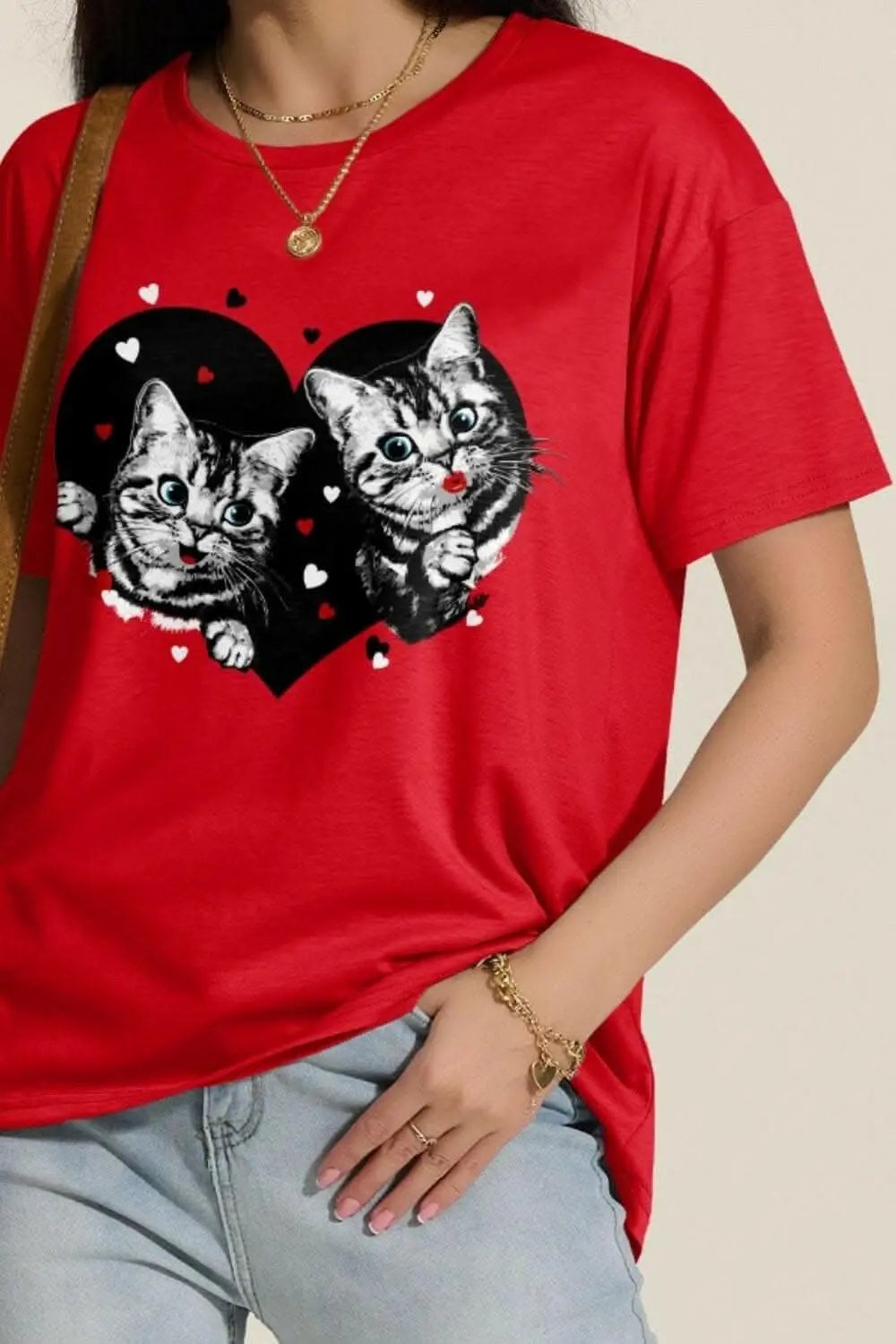 T-Shirts Trendsi Graphic - Chic Cat Print Tee - Oversized Design