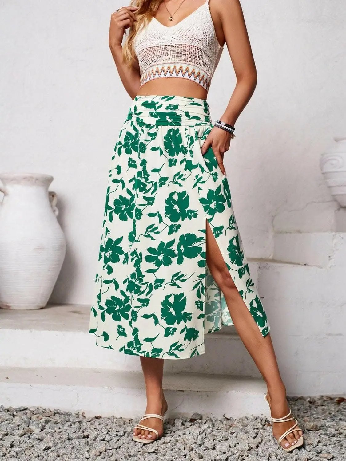 T-Shirts Trendsi Color - Chic knee-length slit skirt