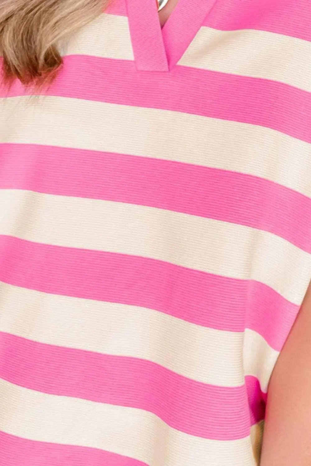 Novedades en camisetas Trendsi: Blusa chic a rayas con mangas casquillo