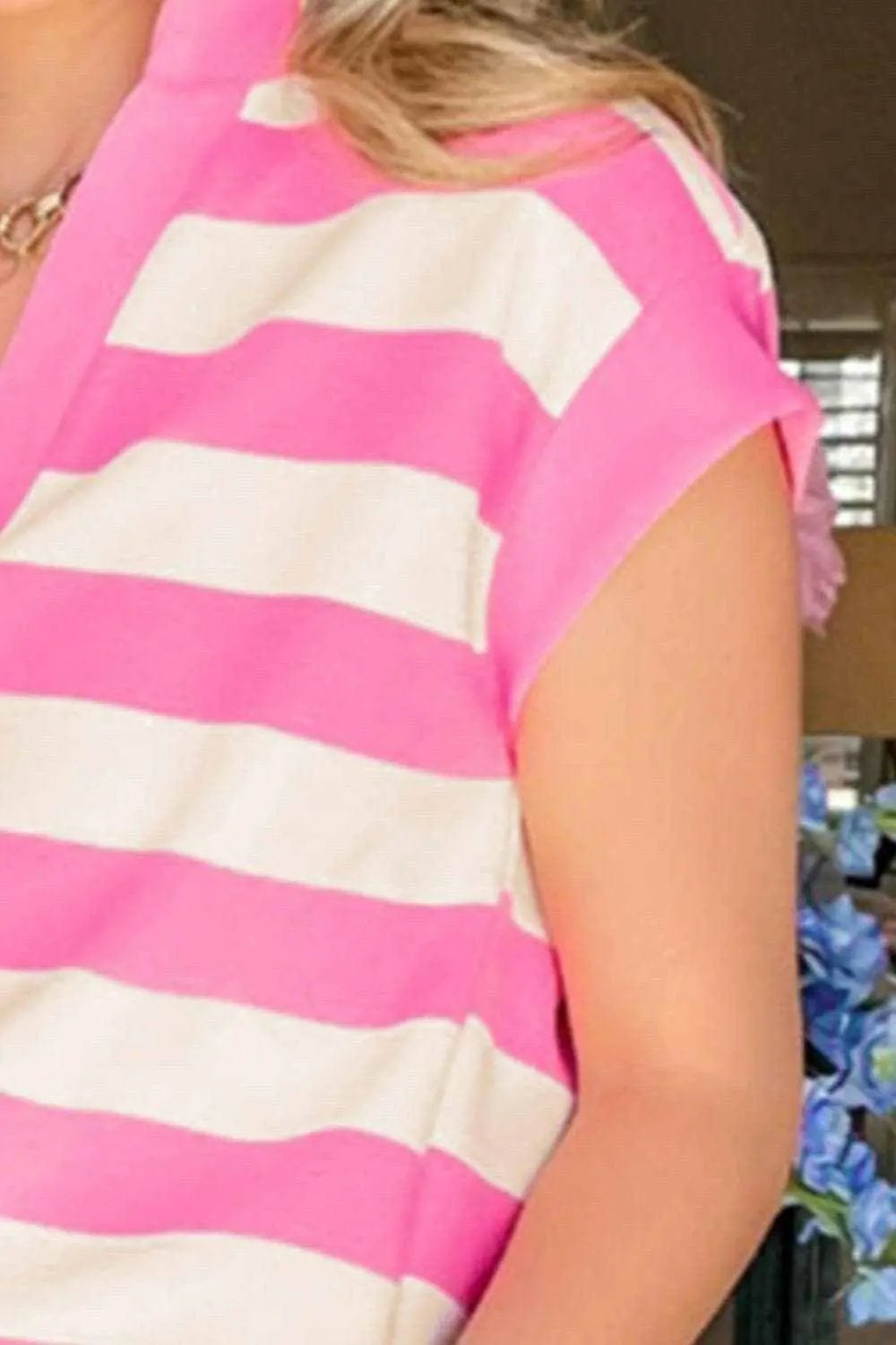 Novedades en camisetas Trendsi: Blusa chic a rayas con mangas casquillo