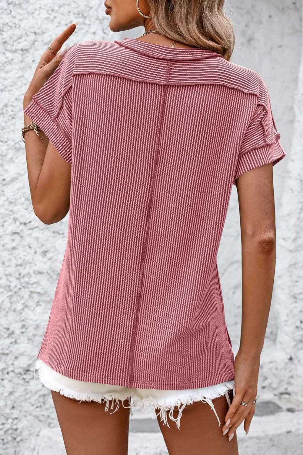 T-Shirts Trendsi just arrived - Chic striped ribbed tee with seams