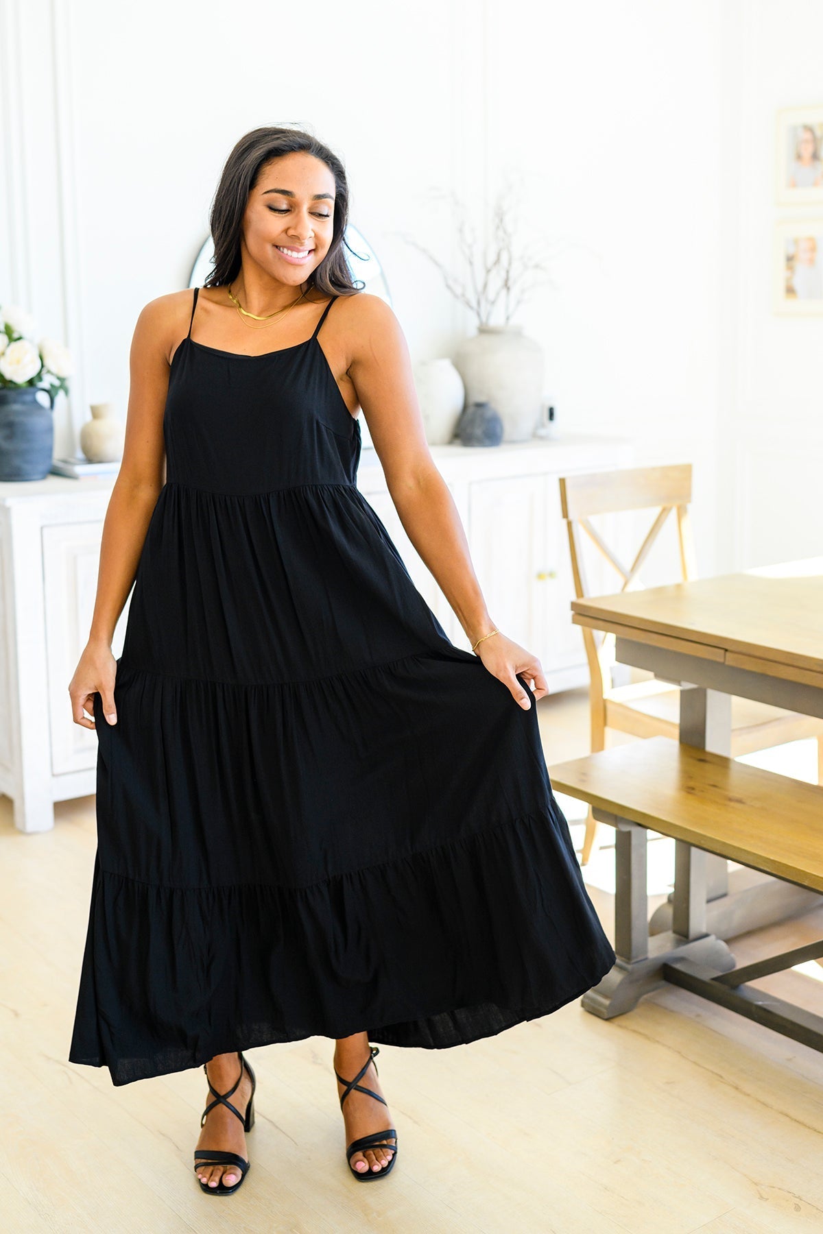 Vestido maxi escalonado de estilo clásico