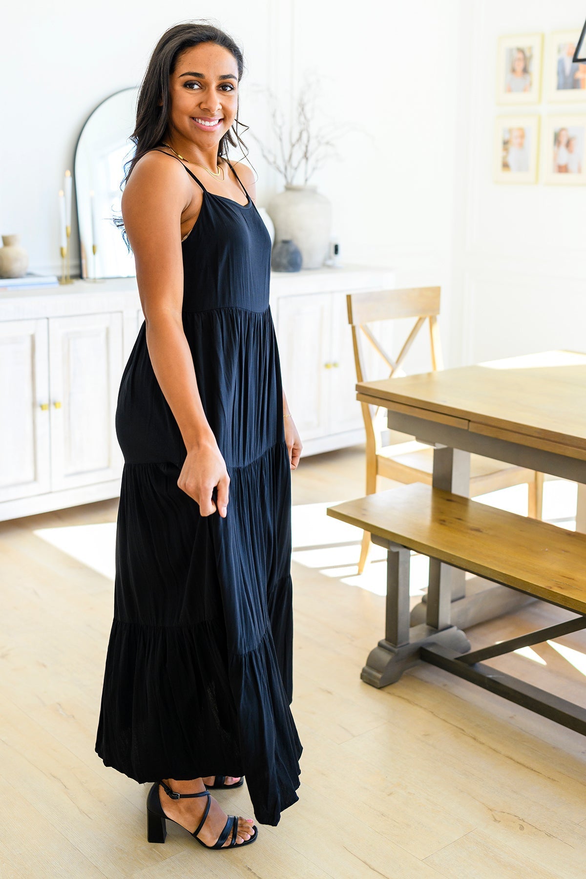 Vestido maxi escalonado de estilo clásico