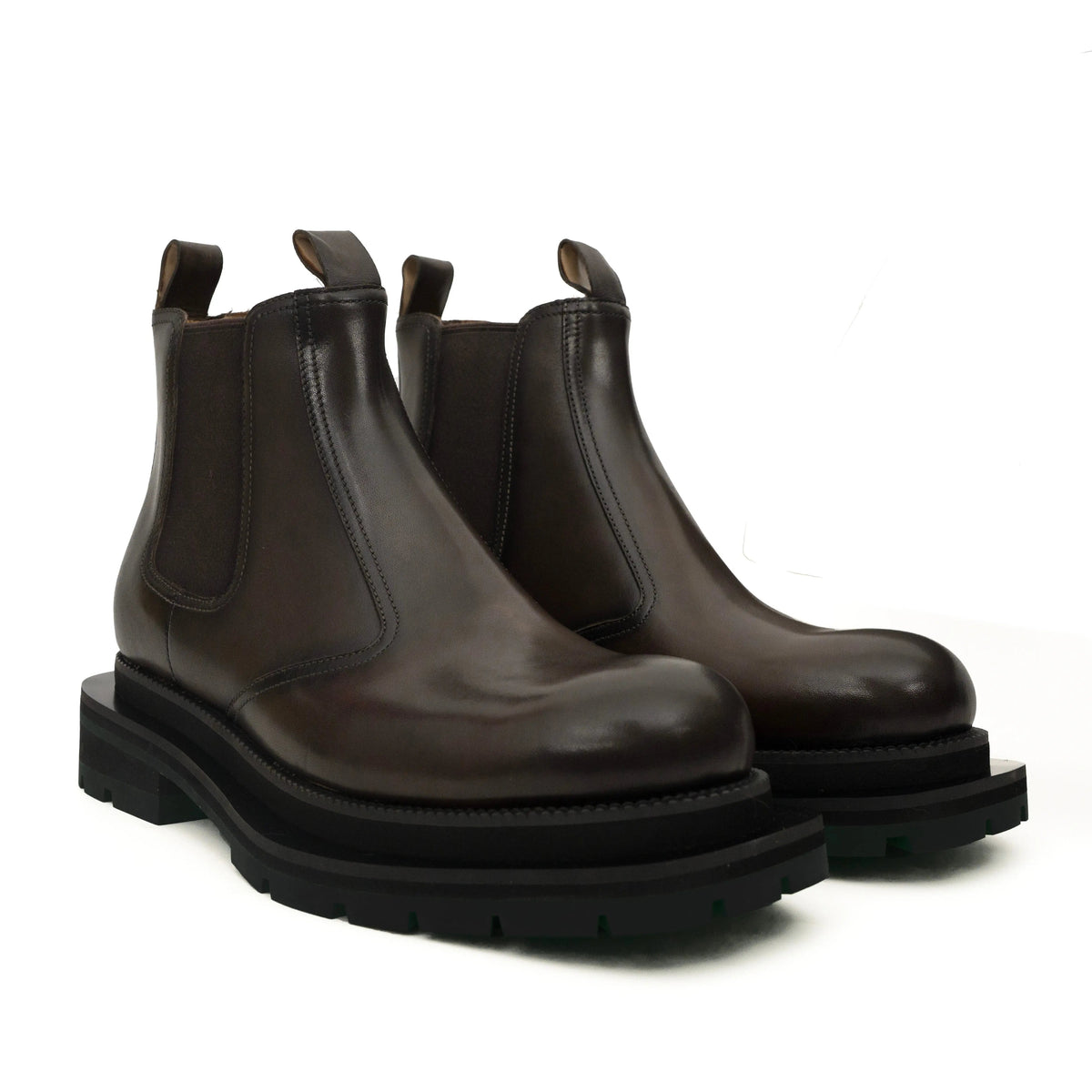 Glossy Platform Plain-Toe Chelsea Ankle Boot
